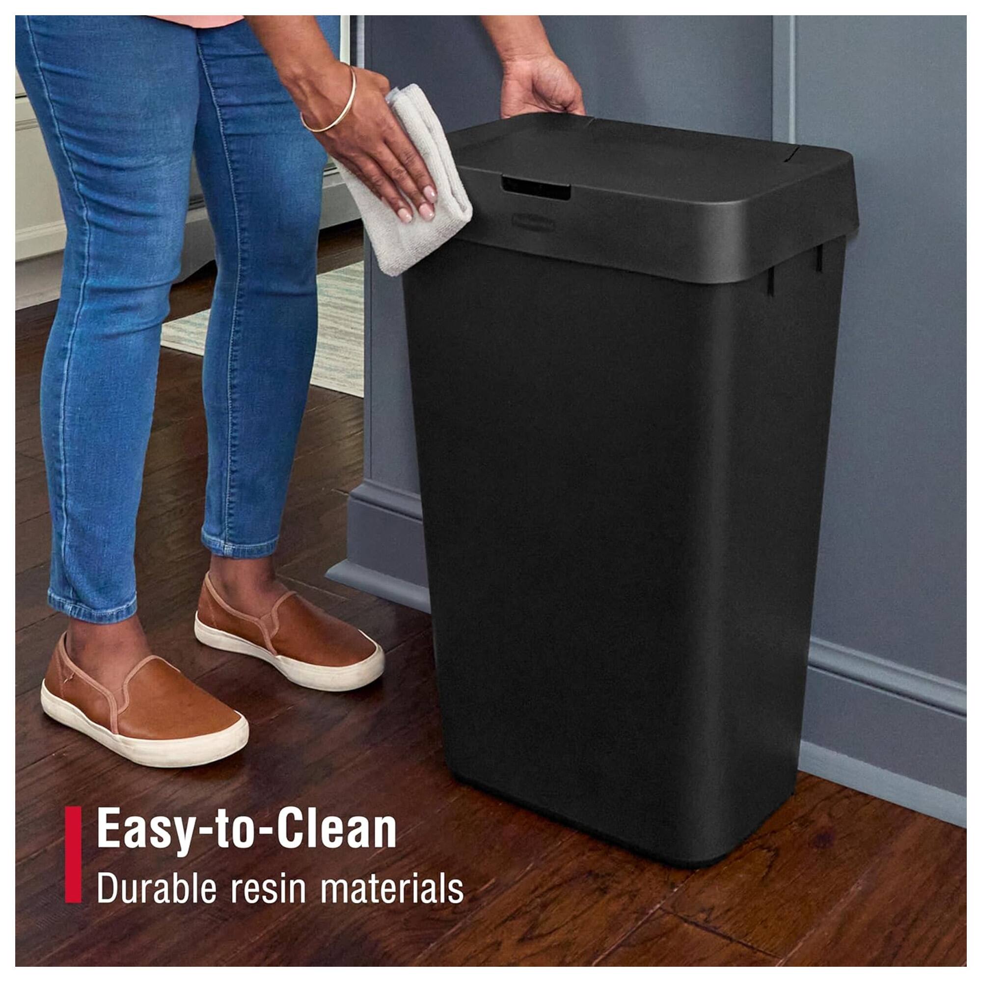 Easy-to-Clean  
Durable resin materials