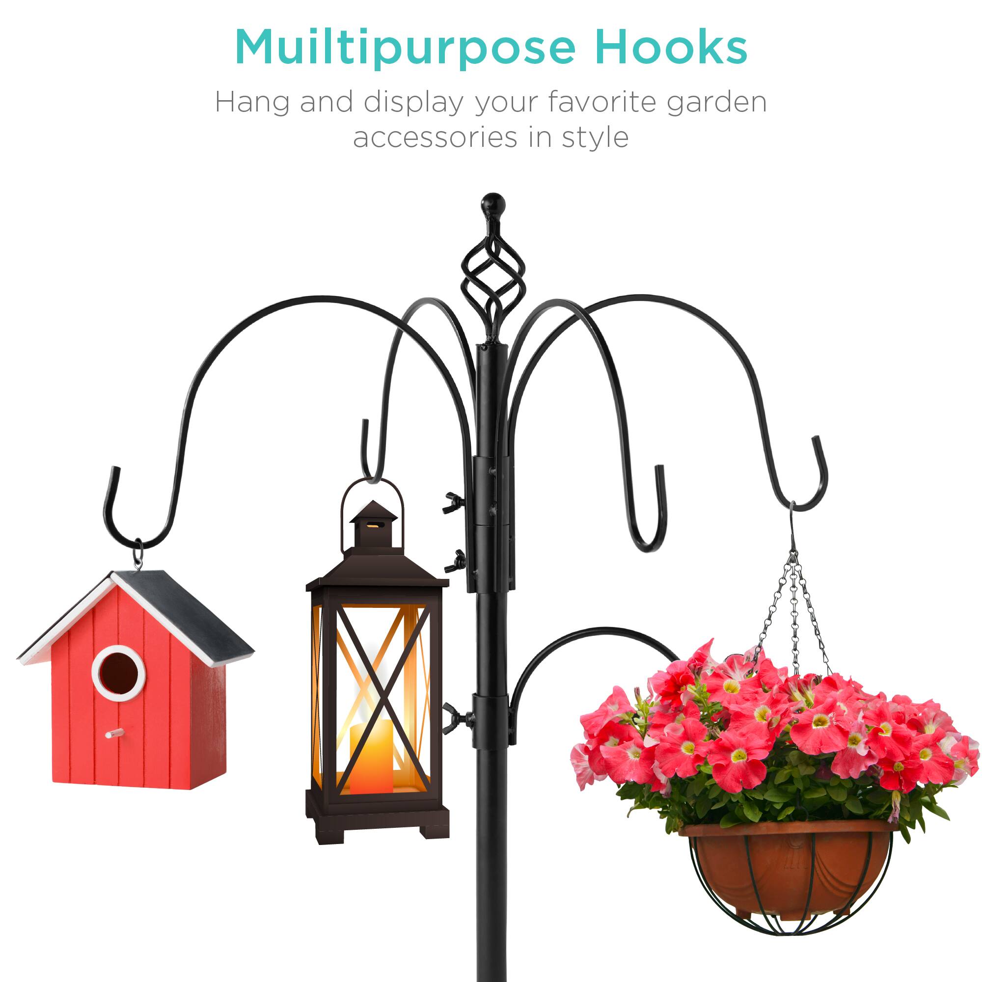 Multipurpose Hooks  
Hang and display your favorite garden accessories in style