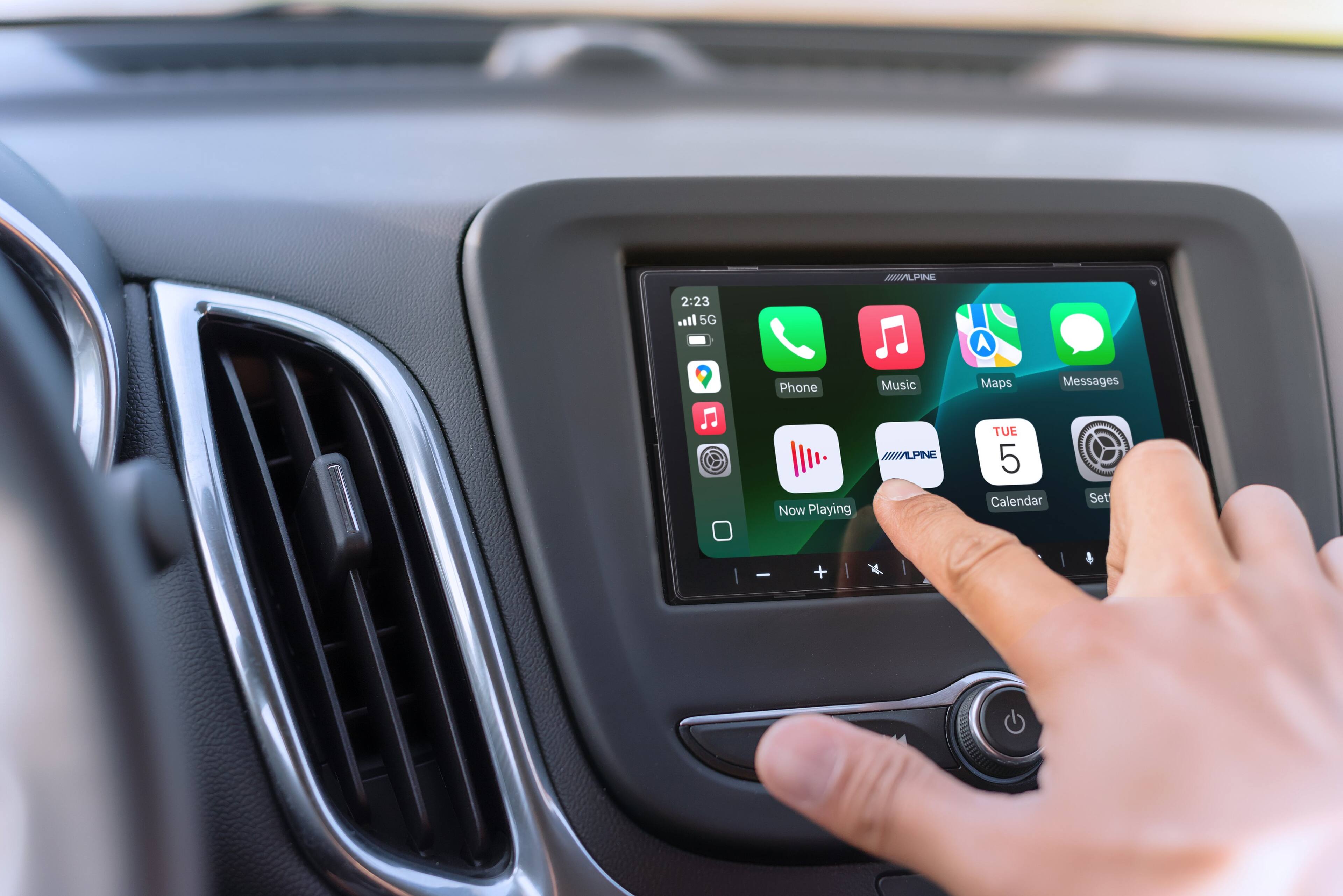 LPINE  
2:23  
5G  
Phone  
Music  
Maps  
Messages  
Now Playing  
TUE 5  
Calendar  
Set