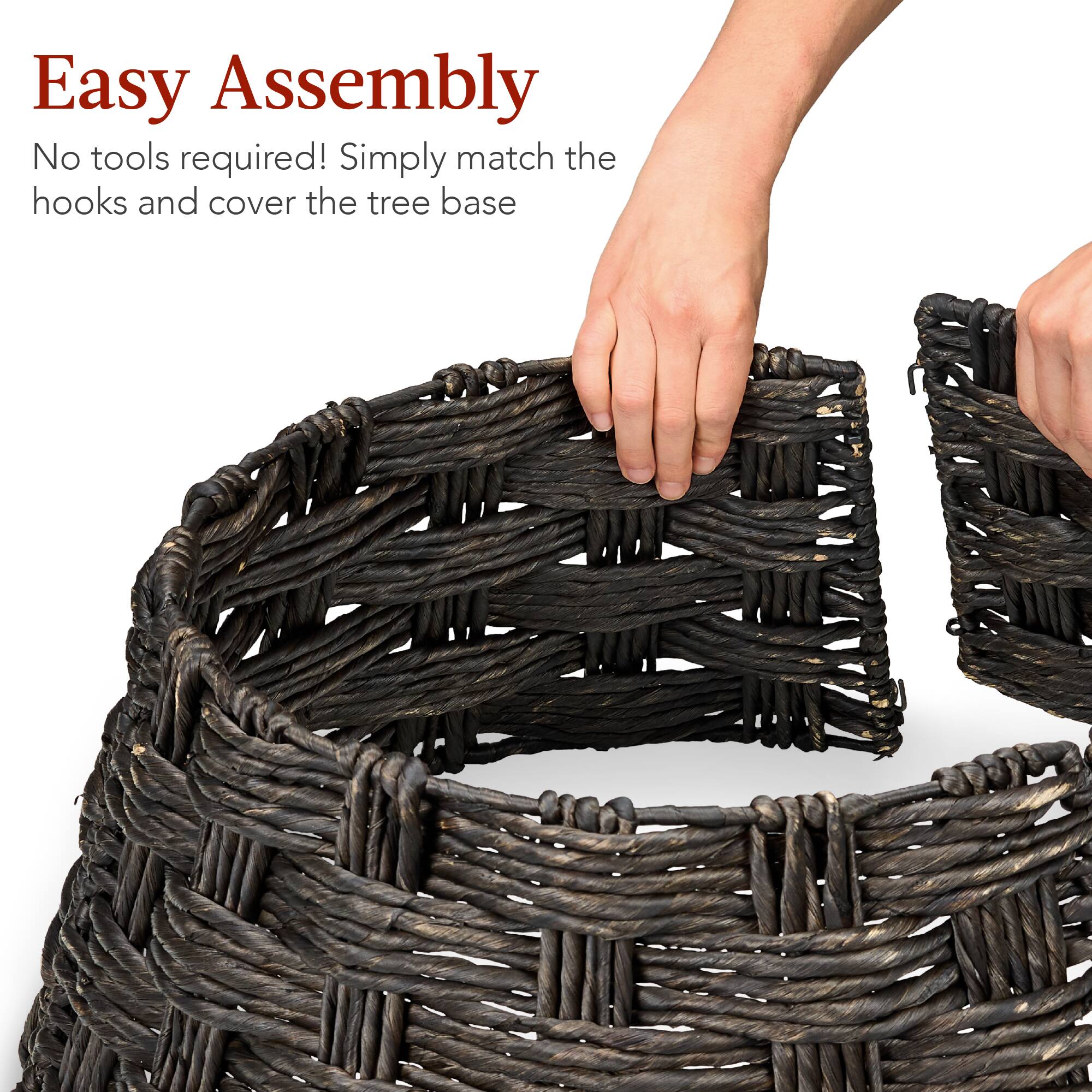 Easy Assembly

No tools required! Simply match the hooks and cover the tree base