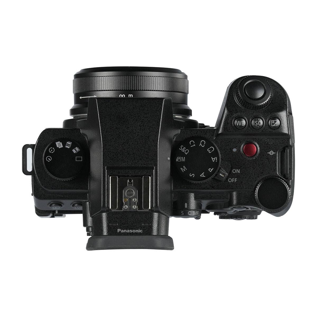 m  
WB  
ISO  
4  
C2 S&Q M89g iA M P s  
ON OFF  
S  
C  
MF  
Panasonic
