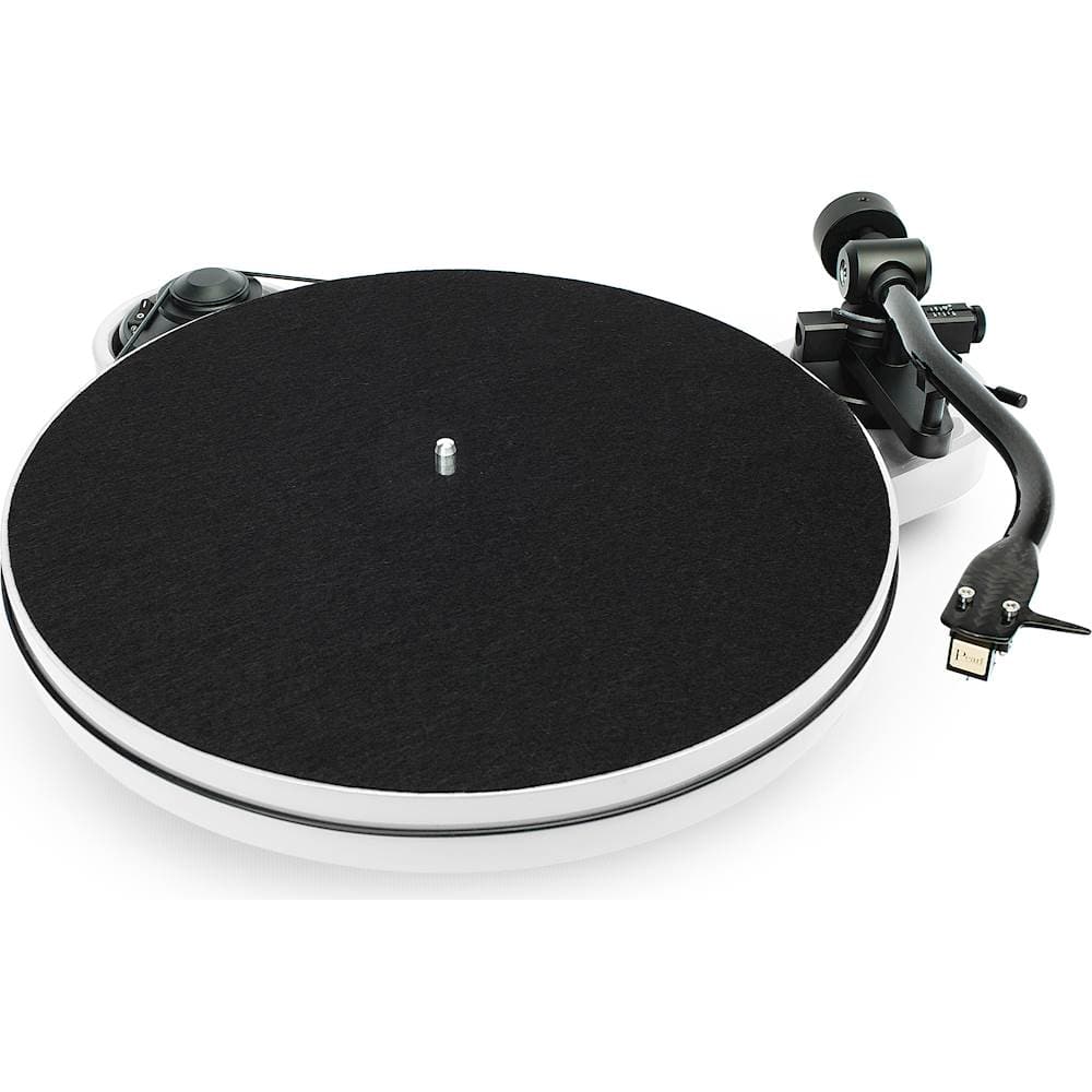 Front. Pro-Ject - RPM Turntable - High-gloss white.
