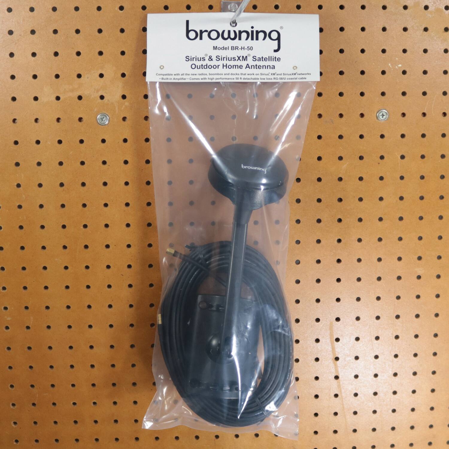 browning  
Model BR-H-50  
Sirius & SiriusXM Satellite  
Outdoor Home Antenna  

Compatible with all radios, boomboxes and docks that work on SiriusXM and SiriusXM+Networks  
- Built-in Amplifier - Comes with high performance  
- 59' detachable low loss RG-6/U coaxial cable  

browning