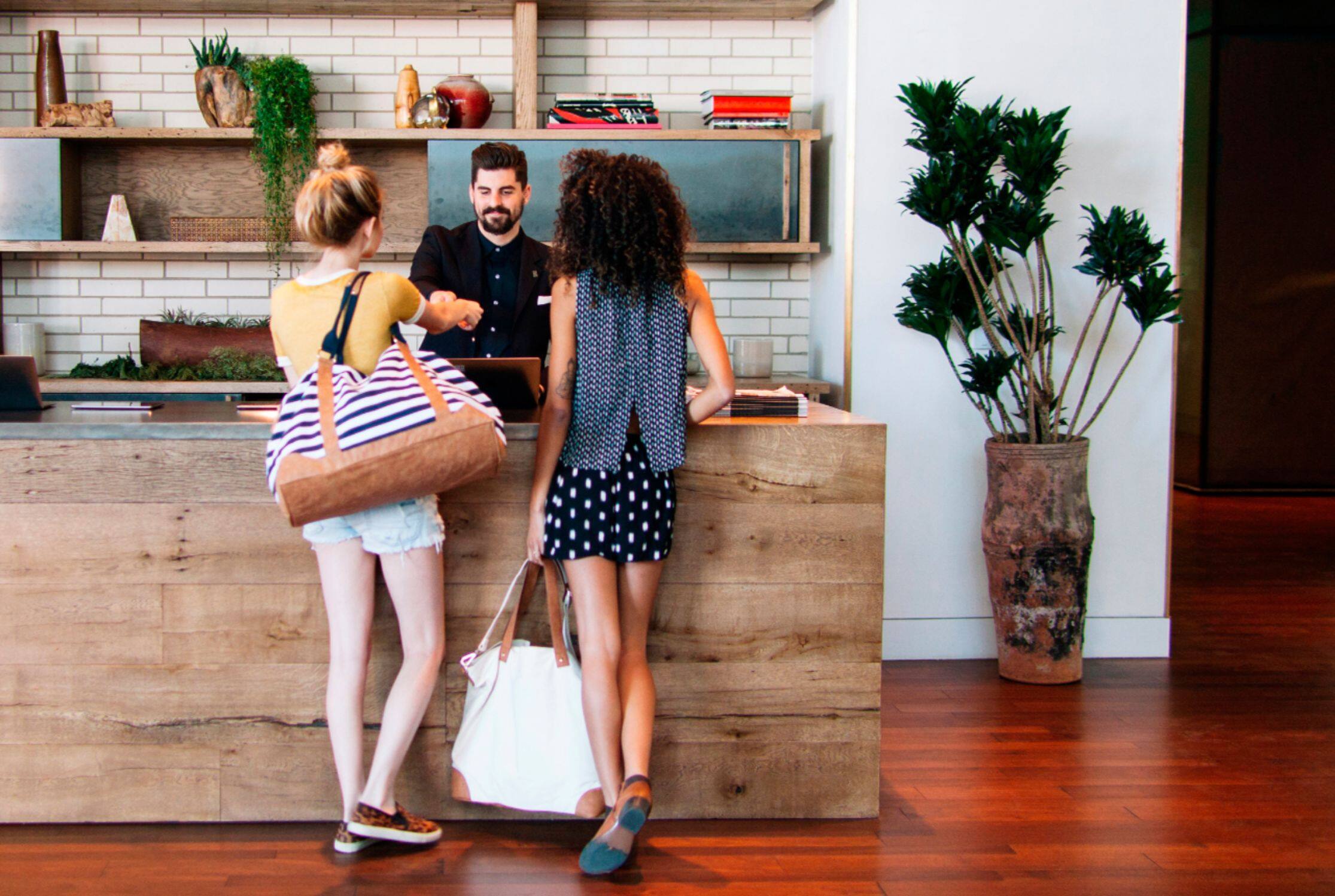 Alt View 13. Hotels.com - $100 Gift Card.