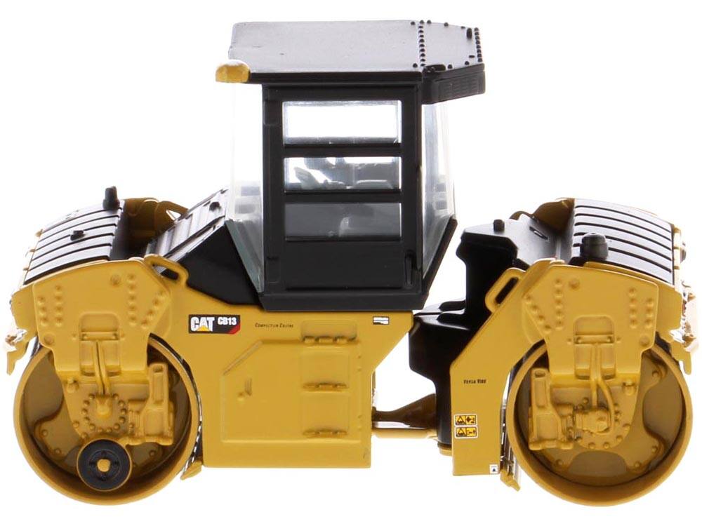 CAT CB13  
Connection Excavator  
TRLA