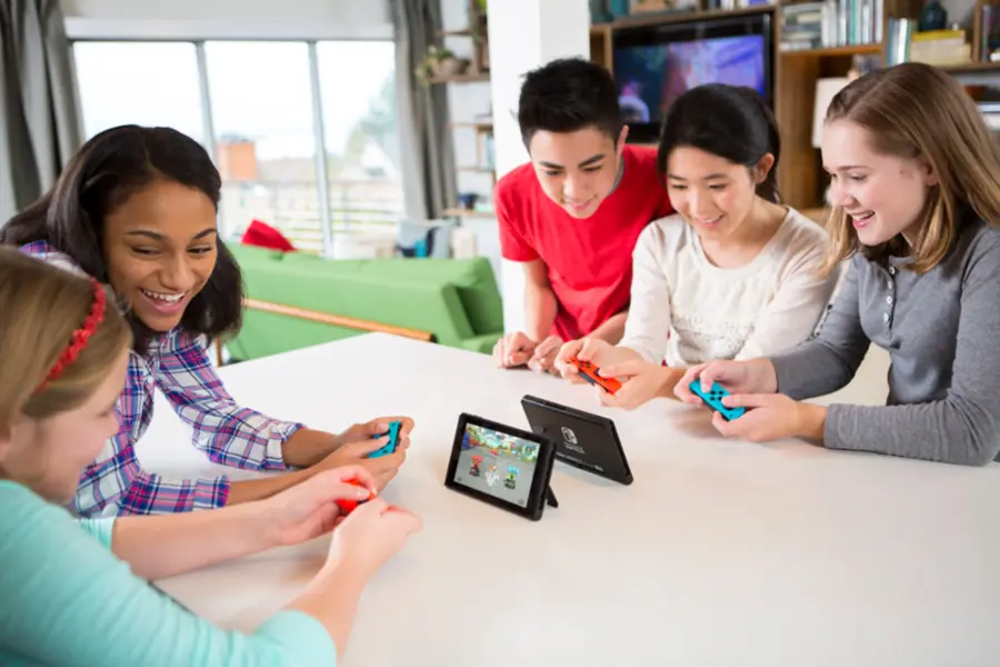 Alt View 17. Nintendo - Mario Kart 8 Deluxe.