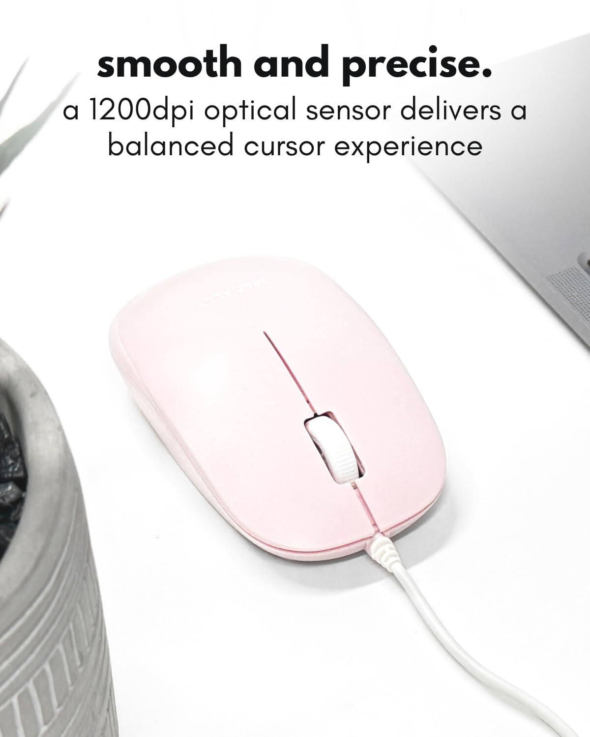 smooth and precise.  
a 1200dpi optical sensor delivers a balanced cursor experience