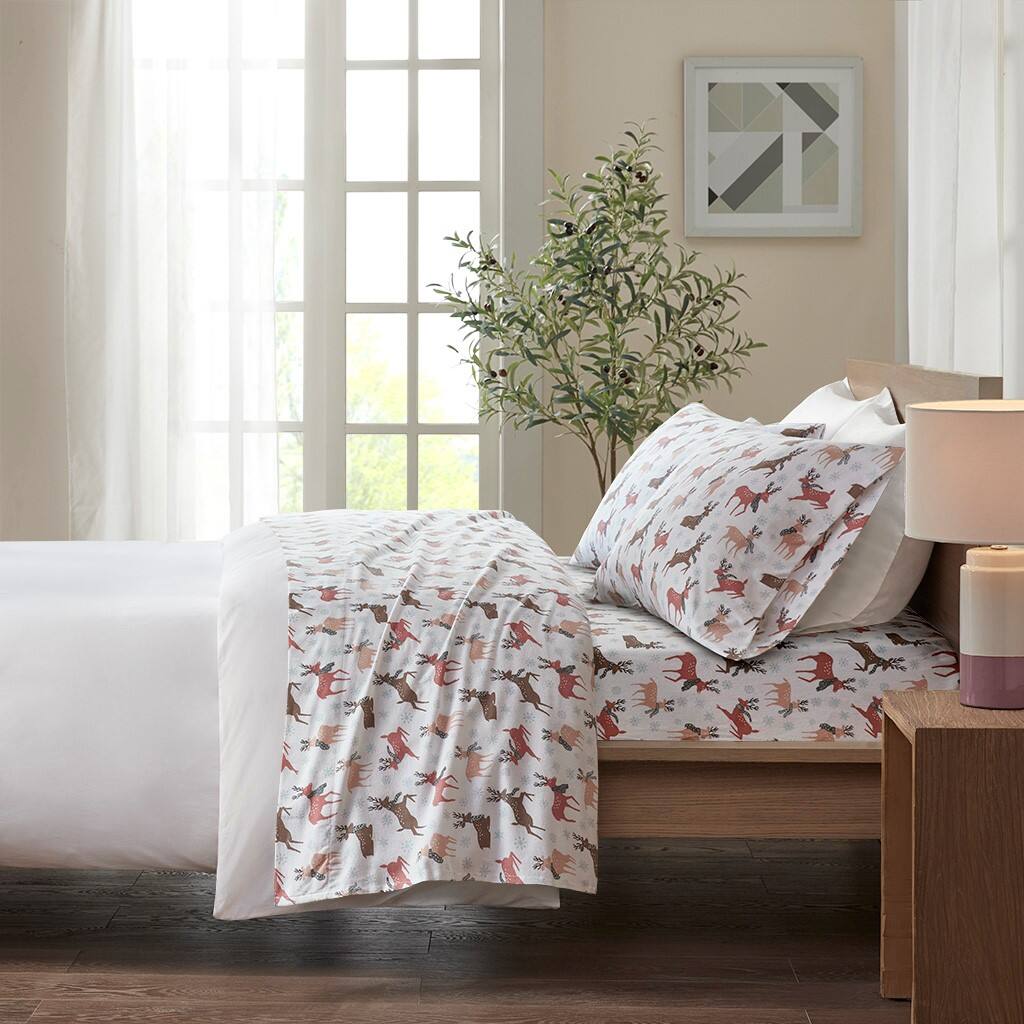 Alt View 1. Gracie Mills - Gracie Mills Persephone Cotton Flannel Sheet Set - Reindeer.
