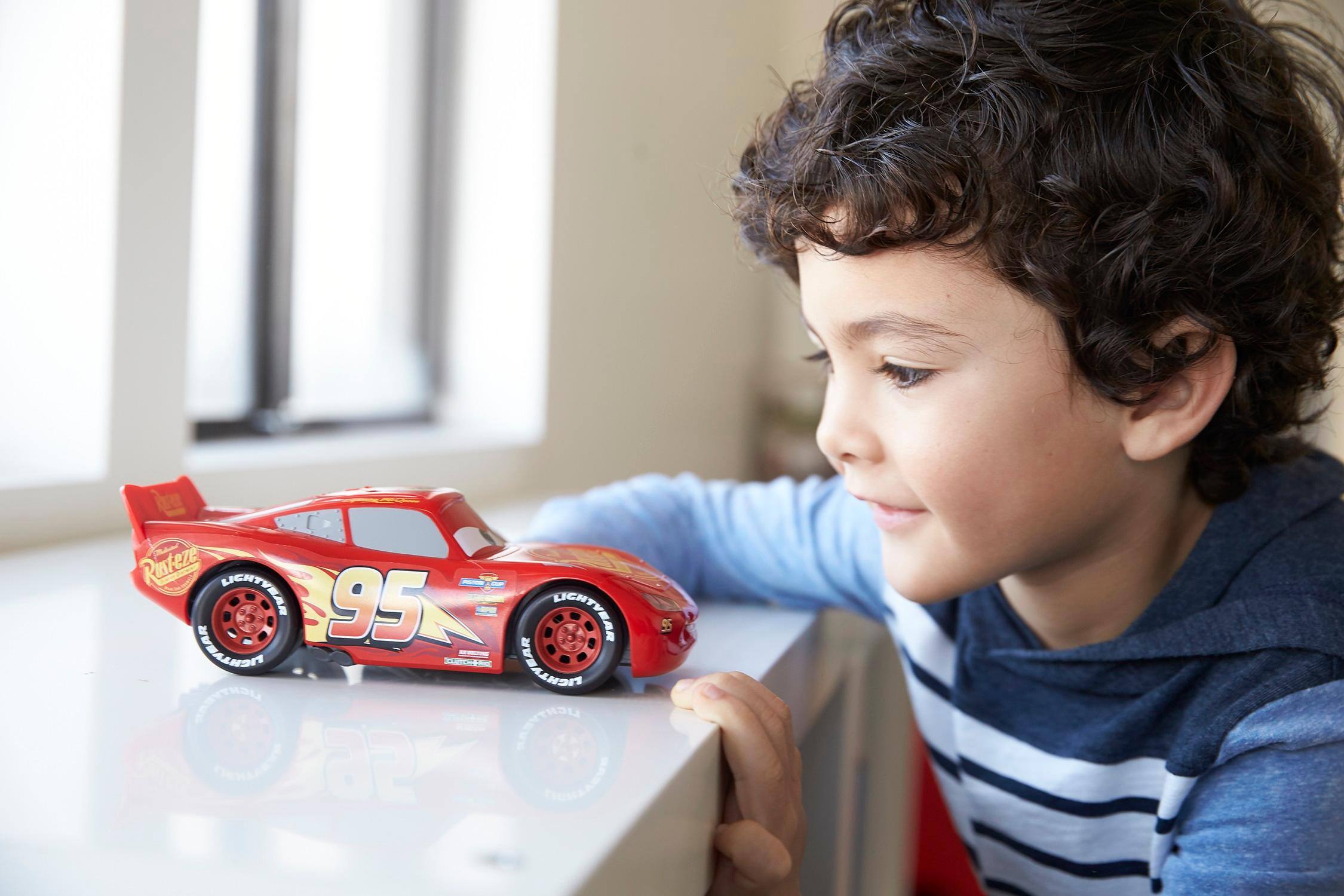 Cars 3 Toys with Lightning McQueen for Kids 