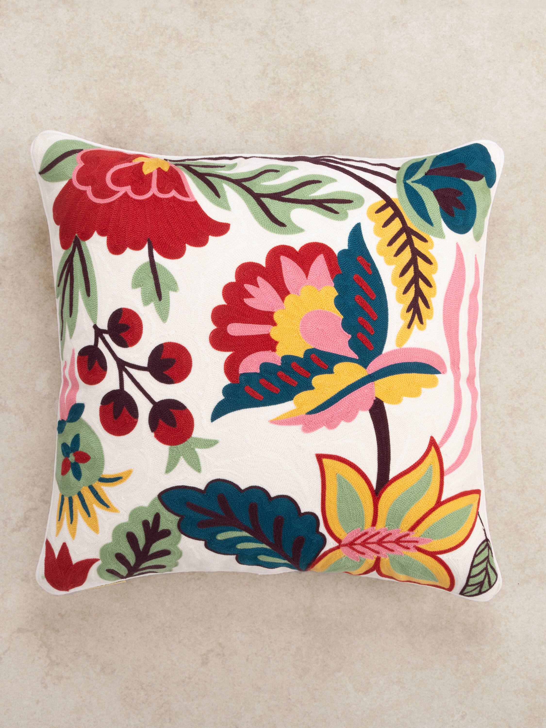 Angle. GAURI KOHLI - Zagreb Pillow - Multicolored.
