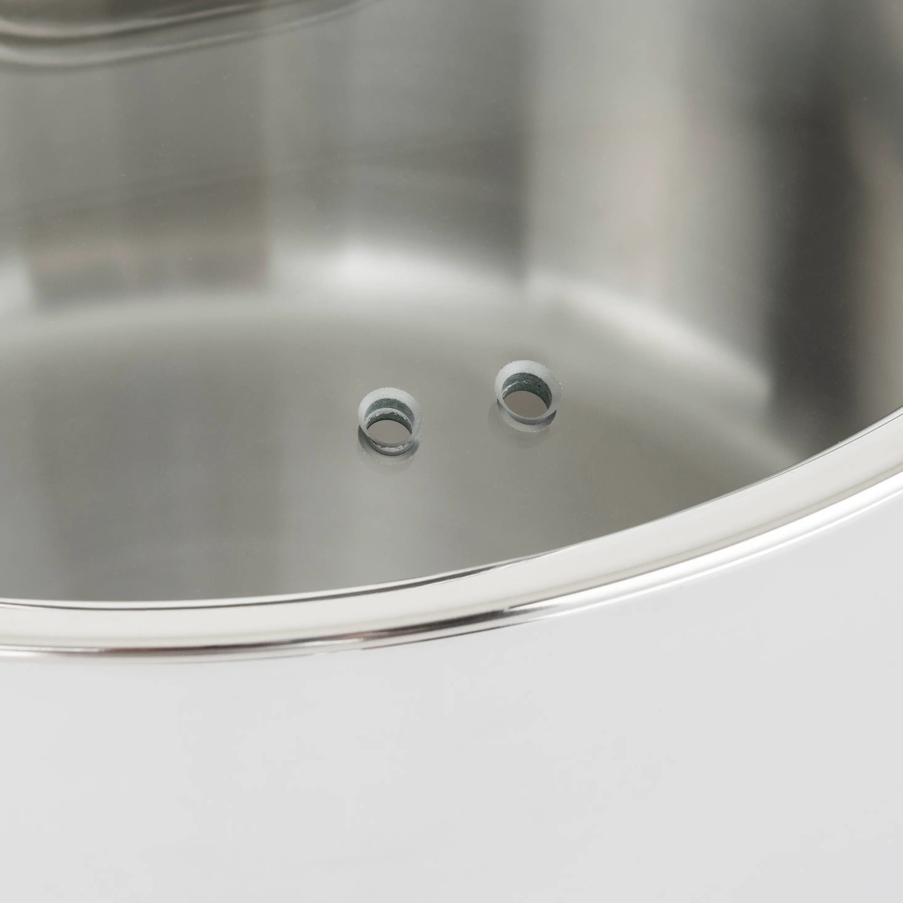 Alt View 13. Viking - Contemporary 3 Ply, 5.2 Qt. Covered Dutch Oven - Mirror.