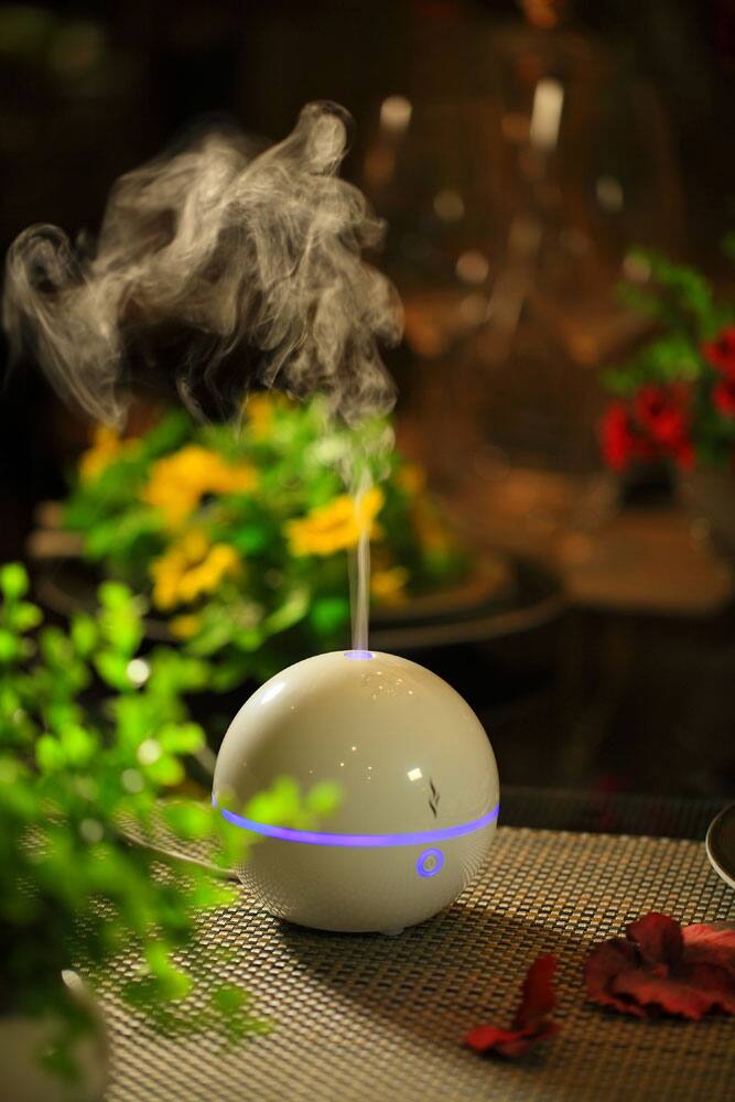 Front. SPT - USB Ultrasonic Aroma Diffuser/Humidifier.