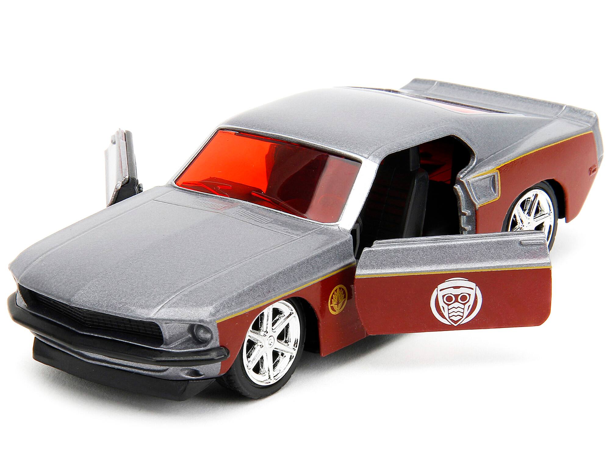 Angle. Jada - 1969 Ford Mustang 1/32 Diecast Silver Metallic Dark Red with Star Lord Figure "Marvel Guardians of the Galaxy" Series - Mustang Silver Metallic And Dark Red.