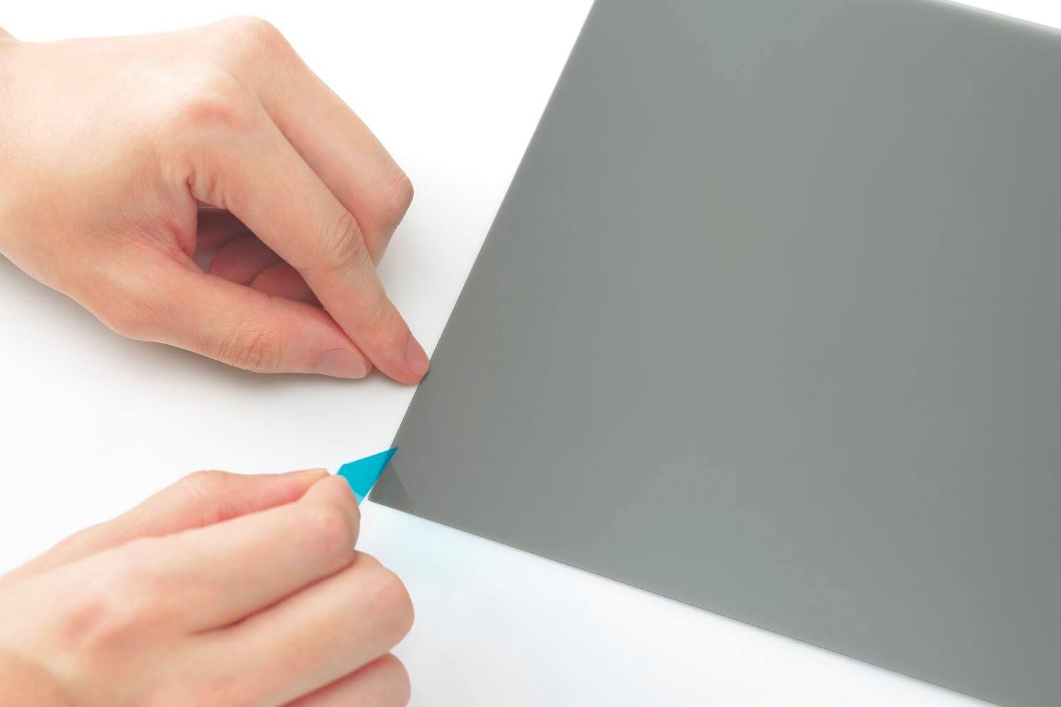 Alt View 1. Kensington - Accessory Kit for MagPro Privacy Screen Filters 21.5″–24″ Monitor Mounting Kit with Magnetic Strips – K58412WW.