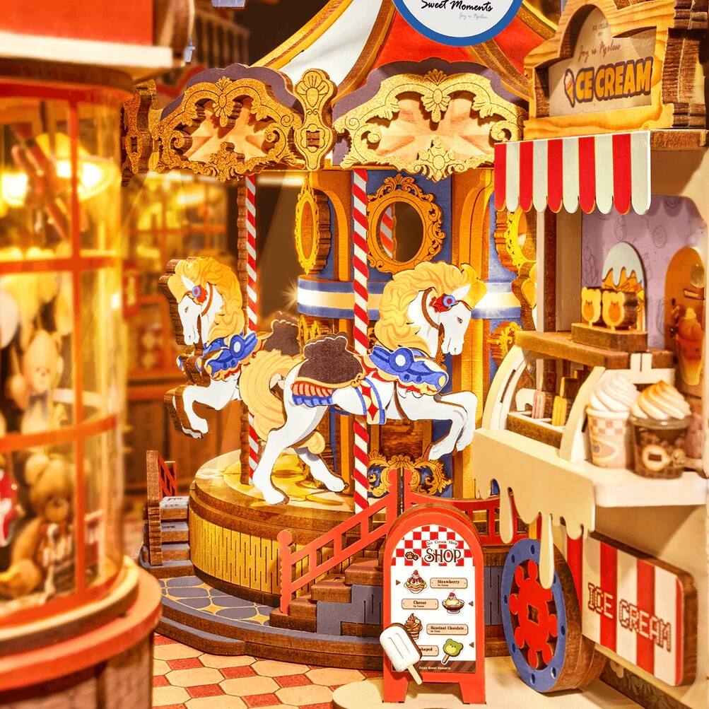 Sweet Moments E M & Puao ICE CREAM | SHOP C - - - - SDE CREAM
