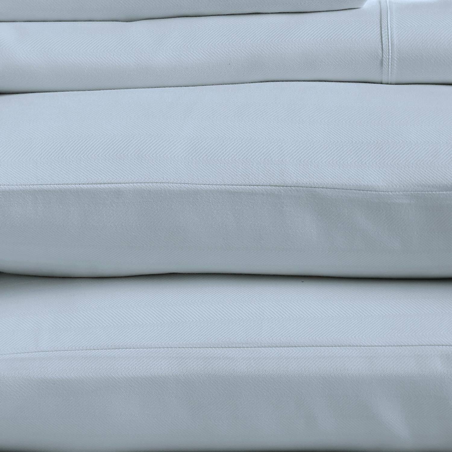 Left. Knightsbridge - Knightsbridge 600 Thread Count Jacquard Herringbone Sheet Set in Light Blue - 4 Pieces - Light Blue.