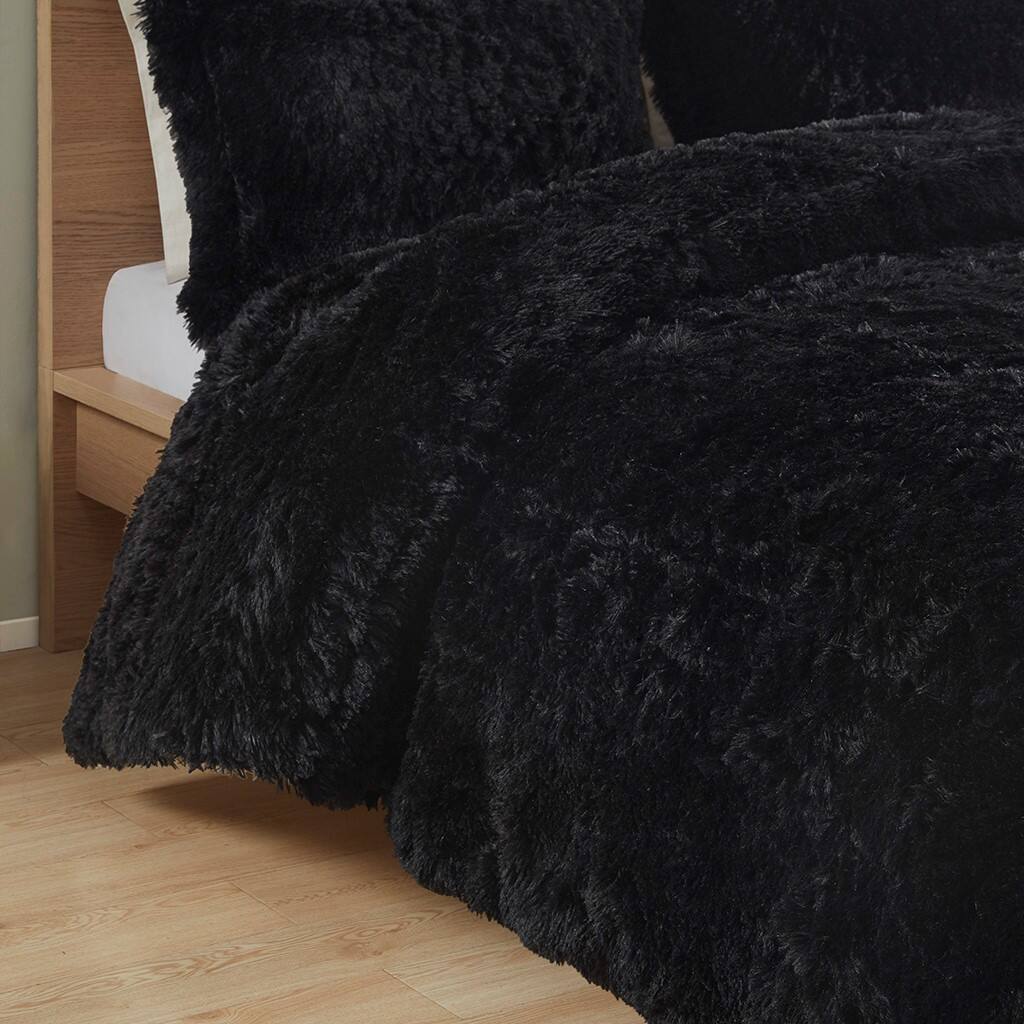 Alt View 2. Gracie Mills - Gracie Mills Susie Contemporary Shaggy Long Fur Comforter Set - Black.