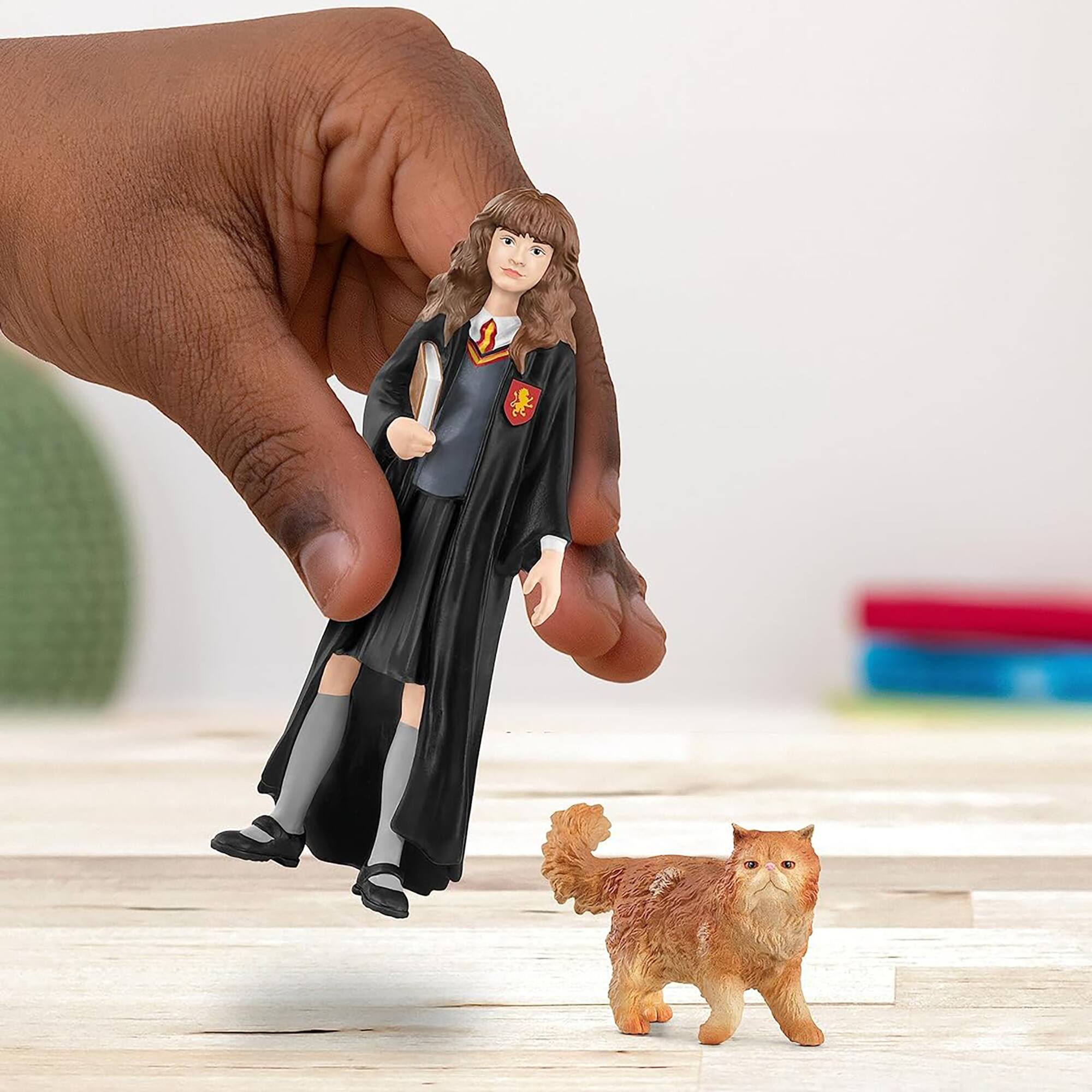 Back. Schleich - Wizarding World: Hermione & Crookshanks.