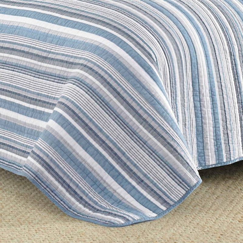 Angle. Hivvago - Full/Queen 3 Piece Nautical Anchor Blues 100-Percent Cotton Reversible Quilt Set - Blues.