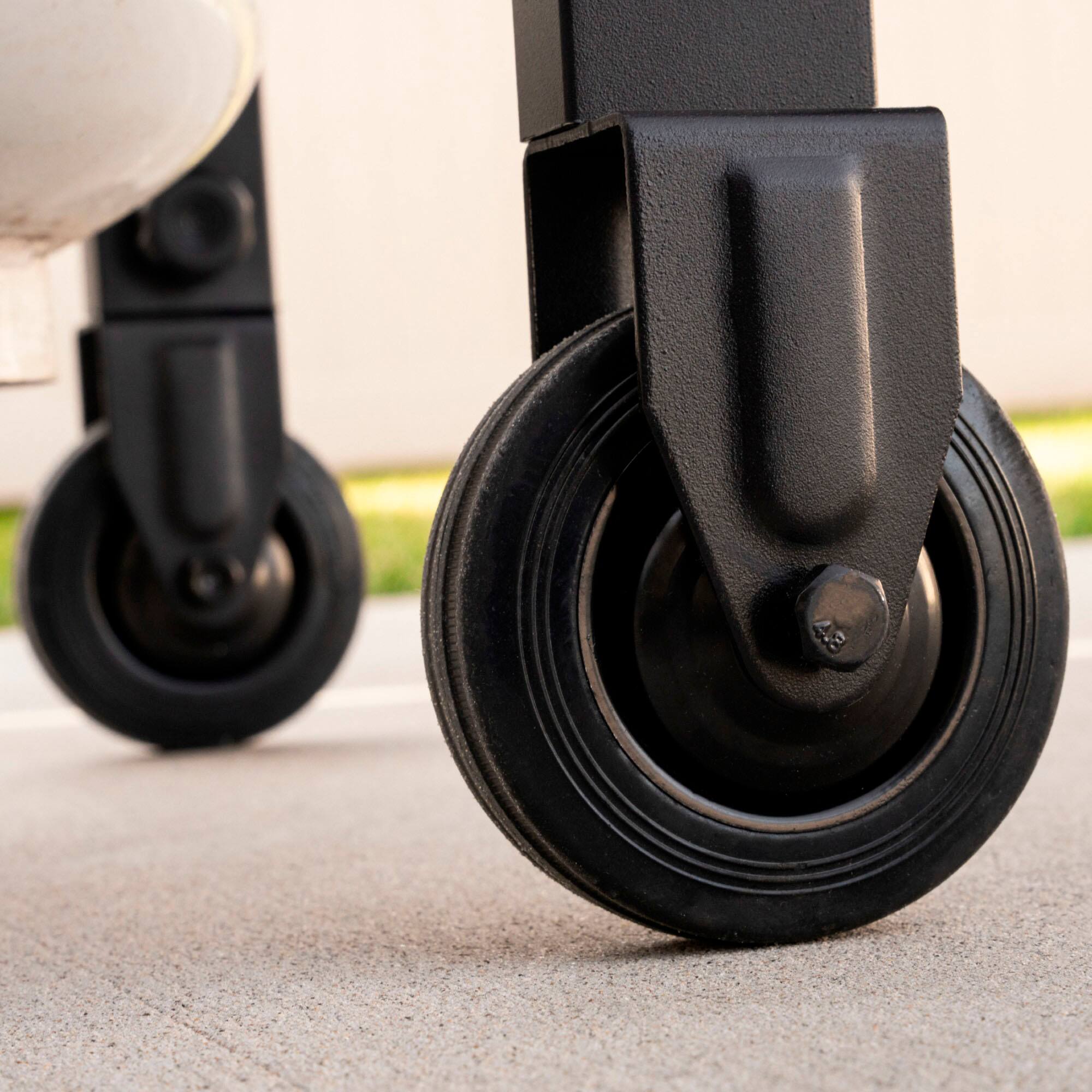 Alt View Zoom 19. Blackstone - Original 28-in. 2-Burner Outdoor Omnivore Griddle with Hood and Side Shelf Railing System - Black.