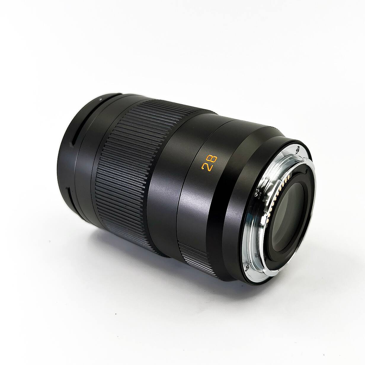 Alt View 2. Leica - Leica APO-Summicron-SL 28mm f/2 Aspherical Lens - Black.