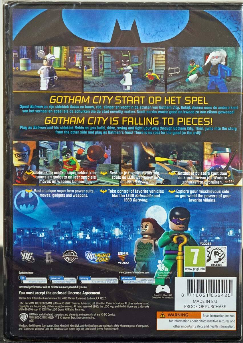 **GOTHAM CITY START OP HET SPEL**

Speel Batman en zijn sidekick Robin in bouw, rijd, slingert en vecht in de straten van Gotham City. Bekijk daarna eens de andere kant van het verhaal en speel als de schurken die de stad onveilig maken. Nooit eerder waren goed en kwaad zo aan elkaar gewaagd!

**GOTHAM CITY IS FALLING TO PIECES!**

Play as Batman and his sidekick Robin as you build, drive, swing and fight your way through Gotham City. Then, jump into the story from the other side and play as Batman's foes! There is no rest for the good or for the evil!

- Gebruik de unieke superhelden kostuums en gadgets en leer speciale moves en wapens beheersen.
- Master unique super-hero power-suits, moves, gadgets and weapons.
- Bestuur je favoriete voertuigen zoals LEGO Batmobile en LEGO Batwing.
- Take control of favorite vehicles like the LEGO Batmobile and LEGO Batwing.
- Ontdek je duistere kant door de krachten van je favoriete schurken te gebruiken
