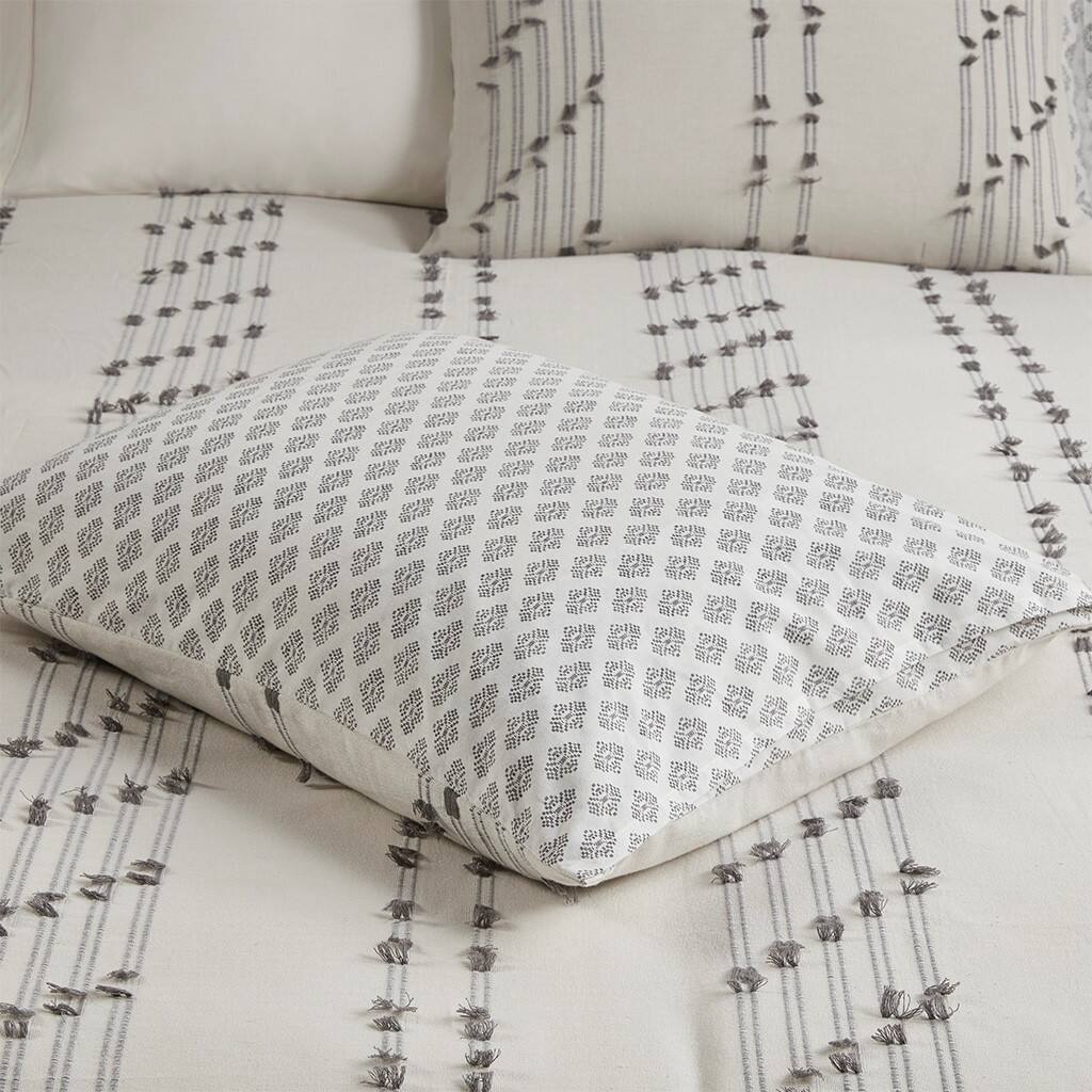 Alt View 3. Gracie Mills - Gracie Mills Trujillo 3-Piece Embroidered Stripes Cotton Jacquard Duvet Cover Set - Ivory.