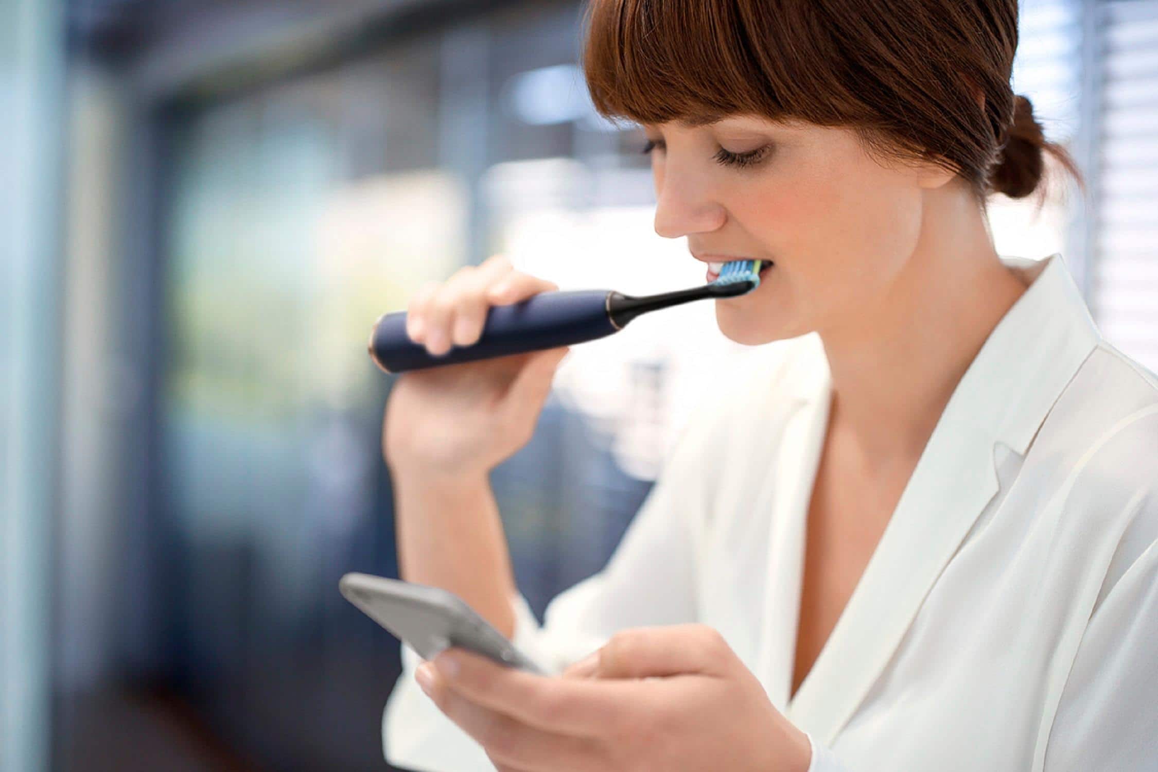 Alt View 18. Philips Sonicare - DiamondClean Smart 9700 Rechargeable Toothbrush - Lunar Blue.