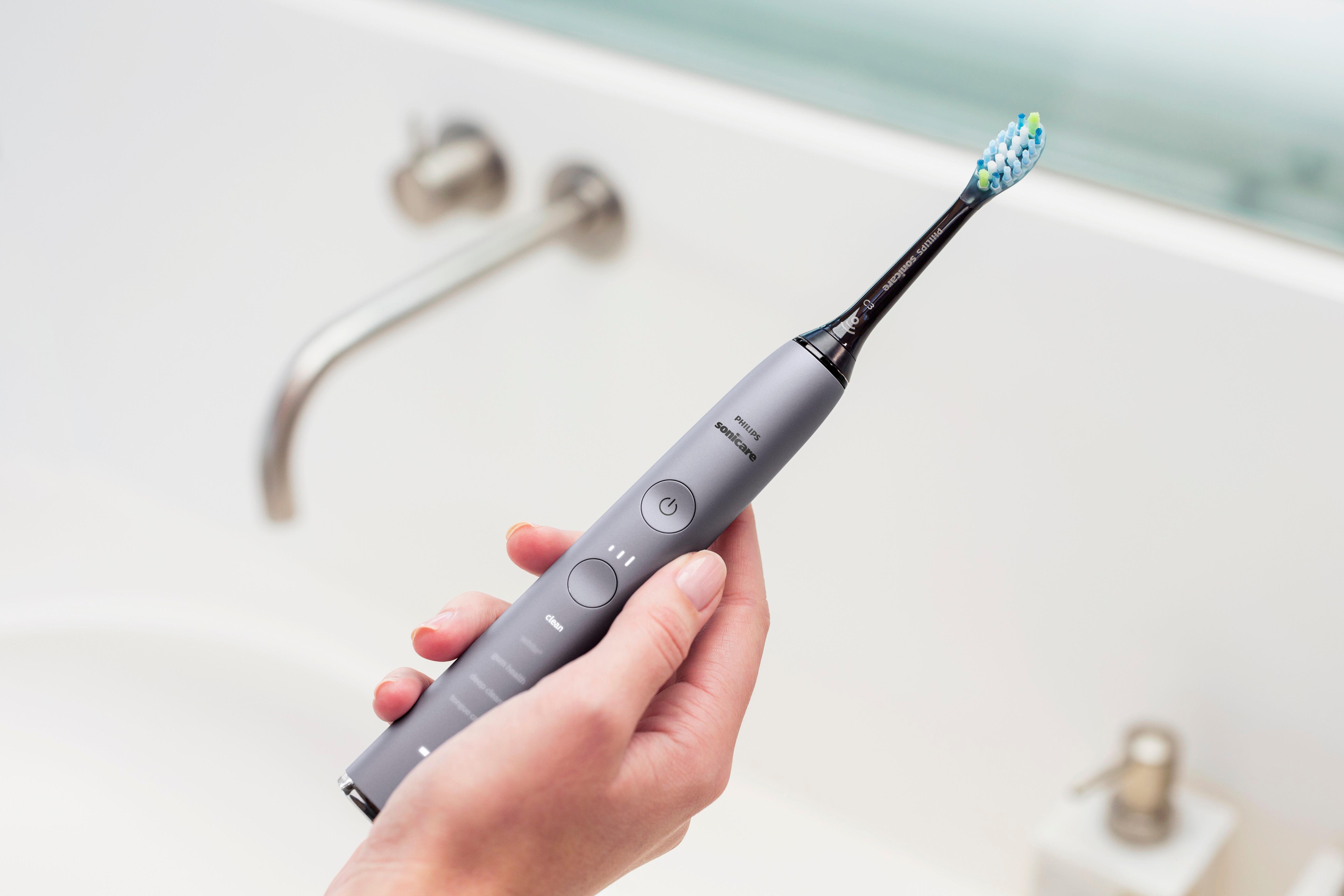 Best Buy: Philips Sonicare DiamondClean Smart 9500 Rechargeable Toothbrush  Silver HX9924/41
