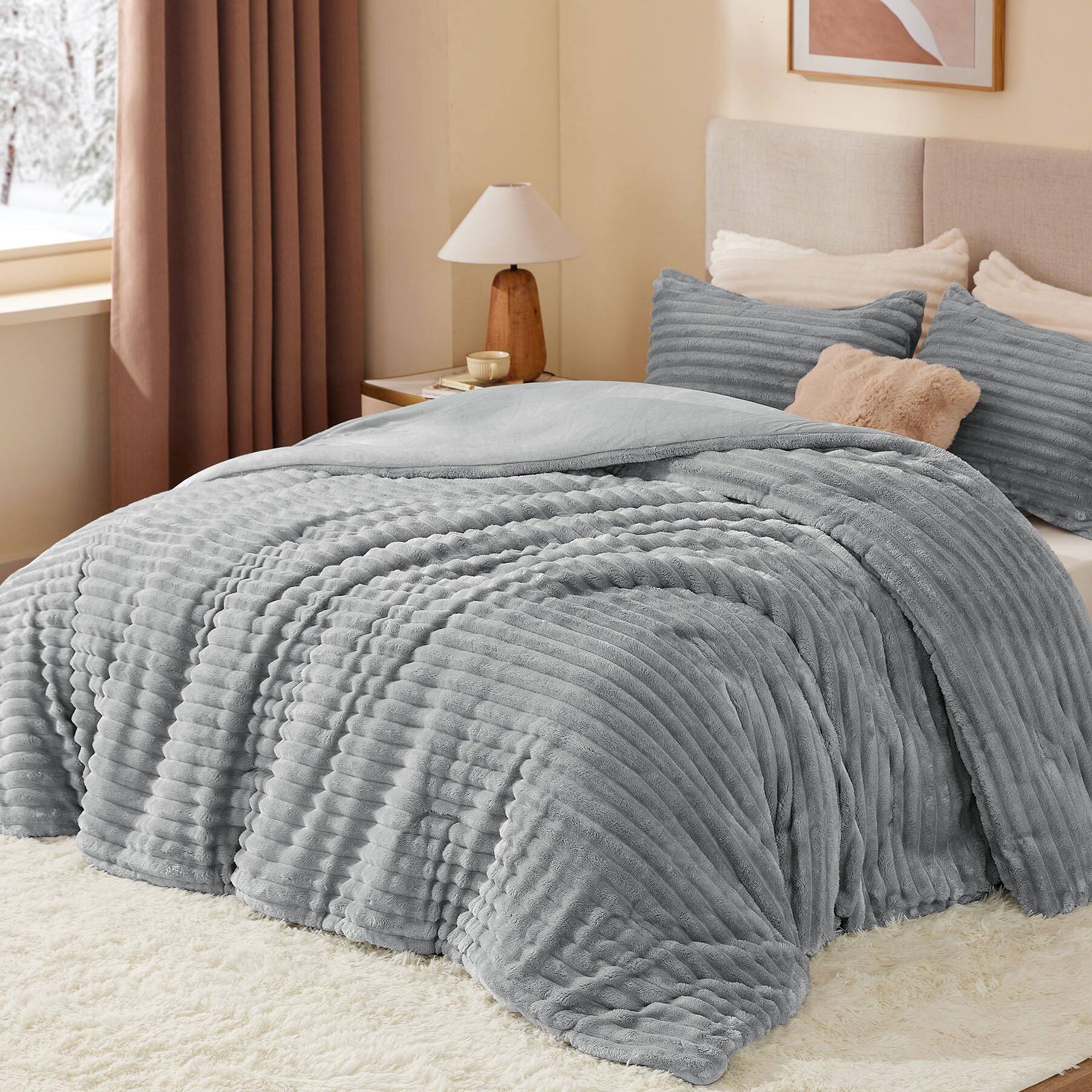 Angle. Dazzed Corner - Fleece Queen Comforter Set -Super Soft & Warm Fluffy Bedding - Light Grey.