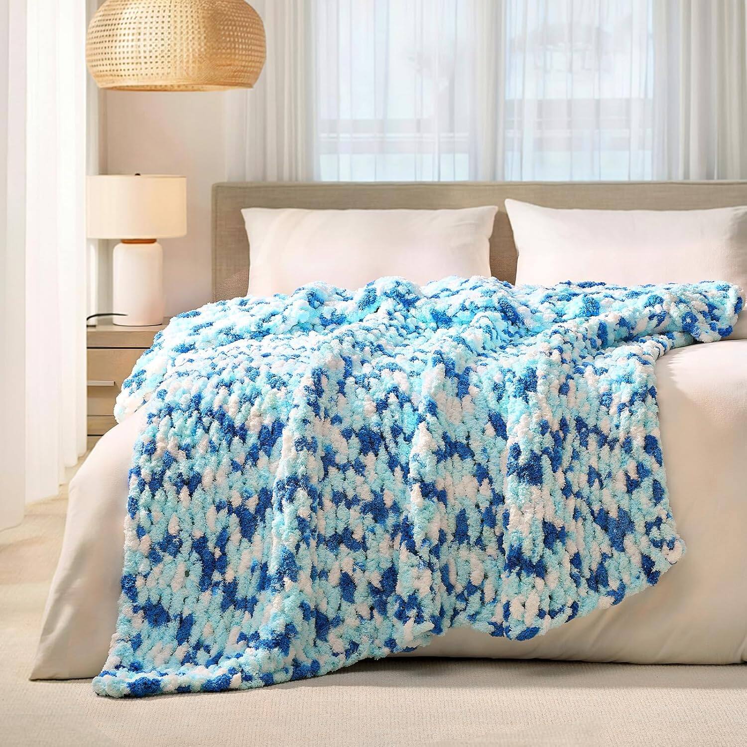 color:BlueandWhite+size:50"x60"