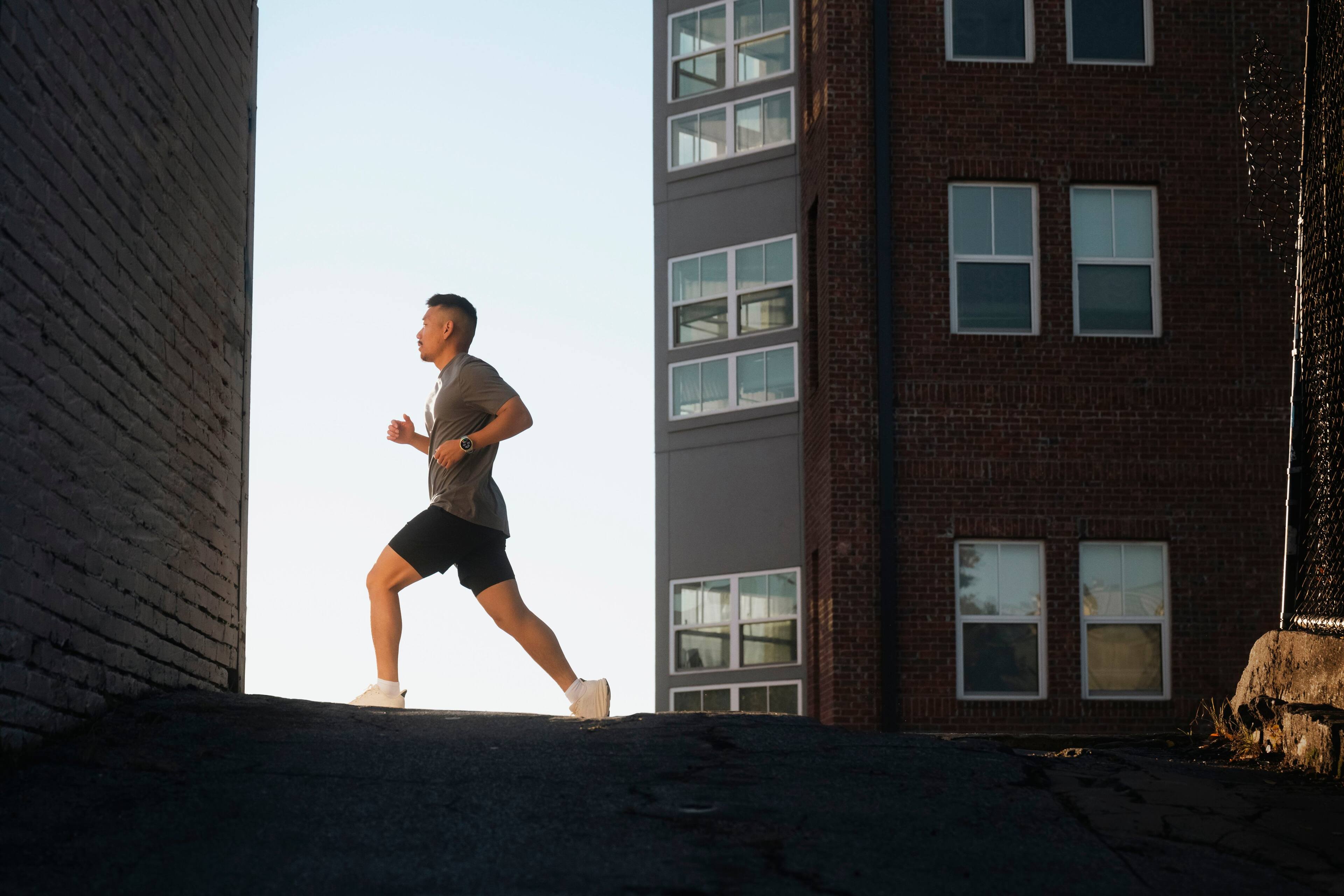 Alt View 8. Garmin - Forerunner 570 GPS Smartwatch 47 mm Aluminum - Indigo Aluminum.