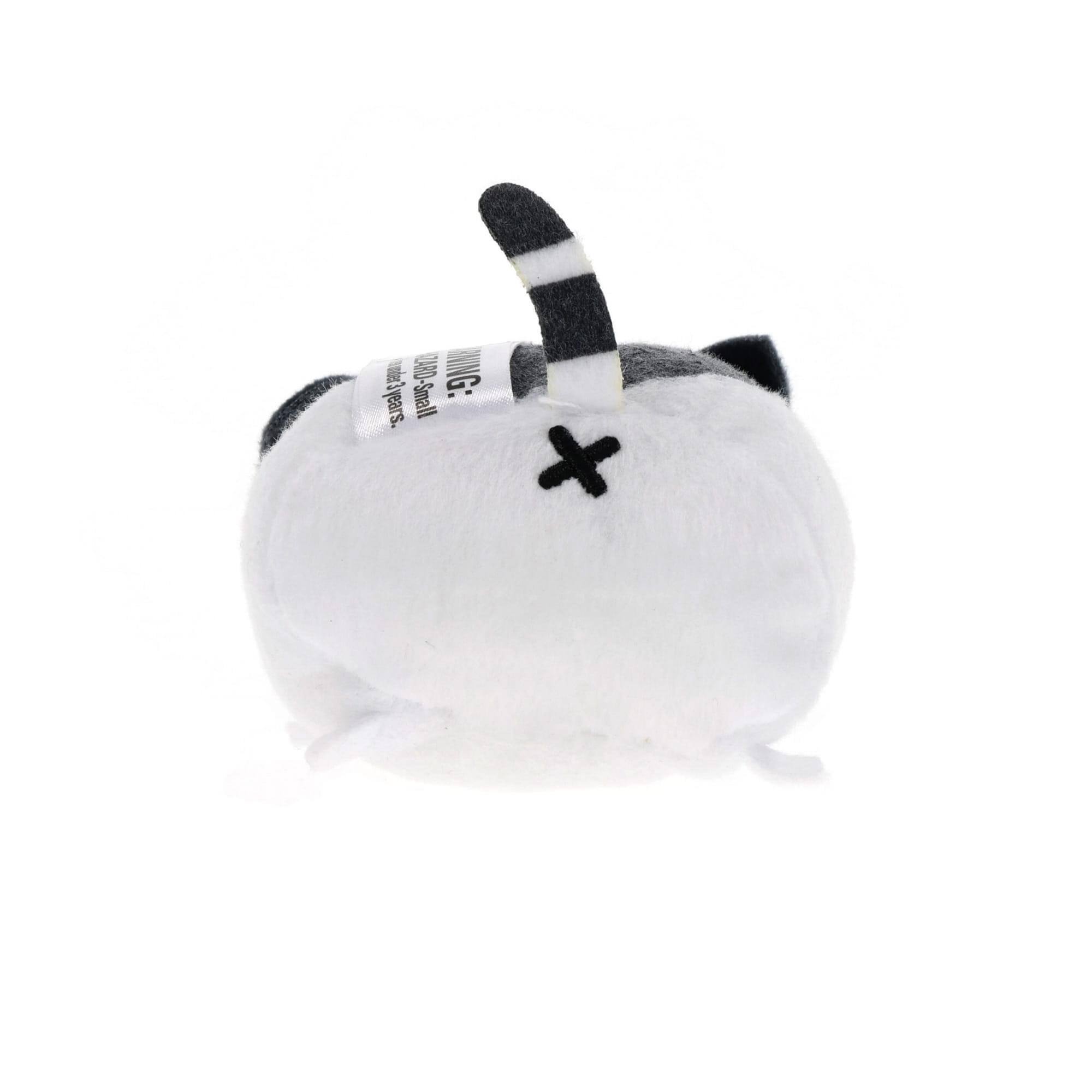 Sure, here is the corrected text:

- Size: Small
- Age: 3 years