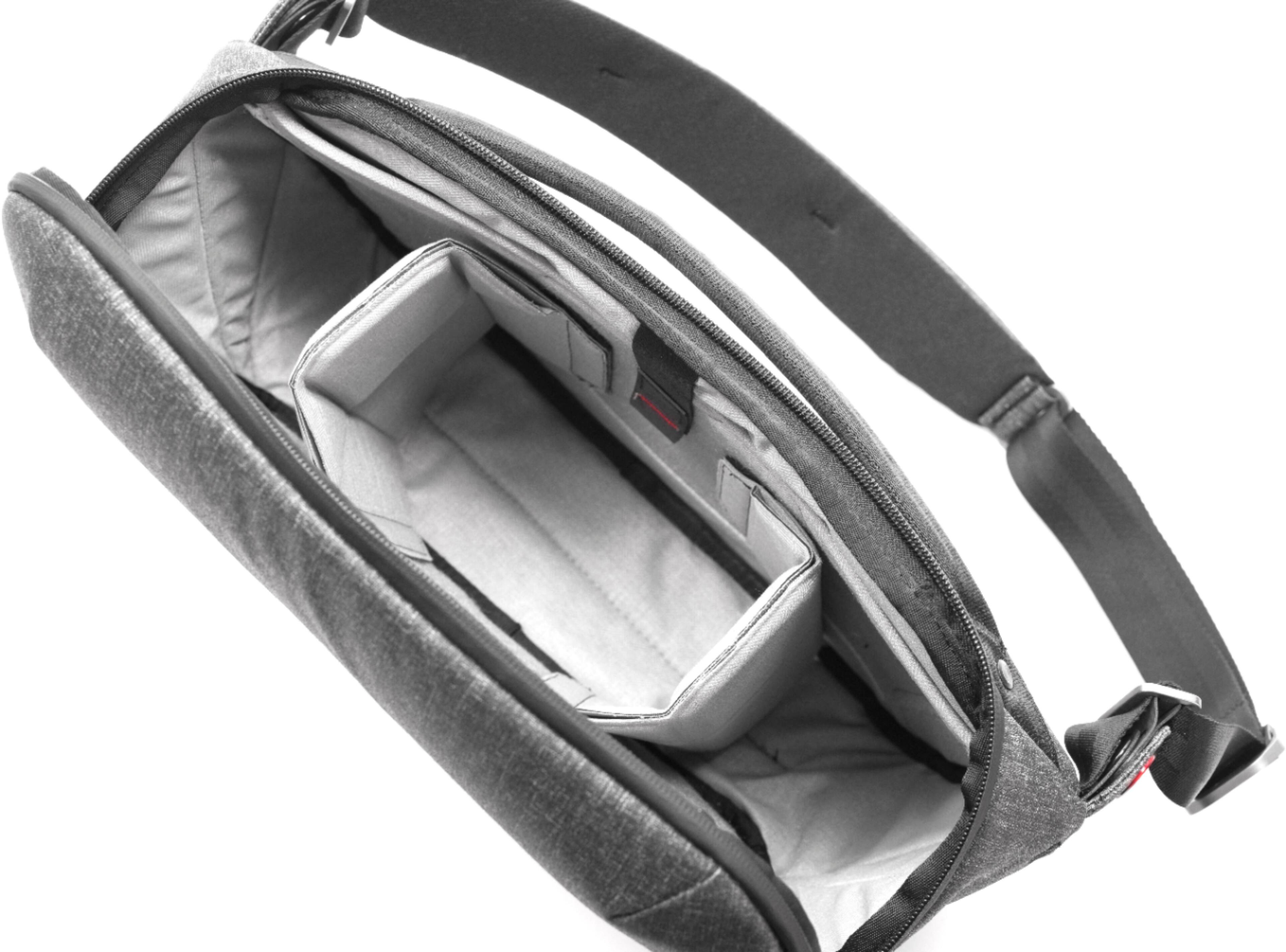 Best Buy: Peak Design Everyday Sling 10L Charcoal BSL-10-BL-1