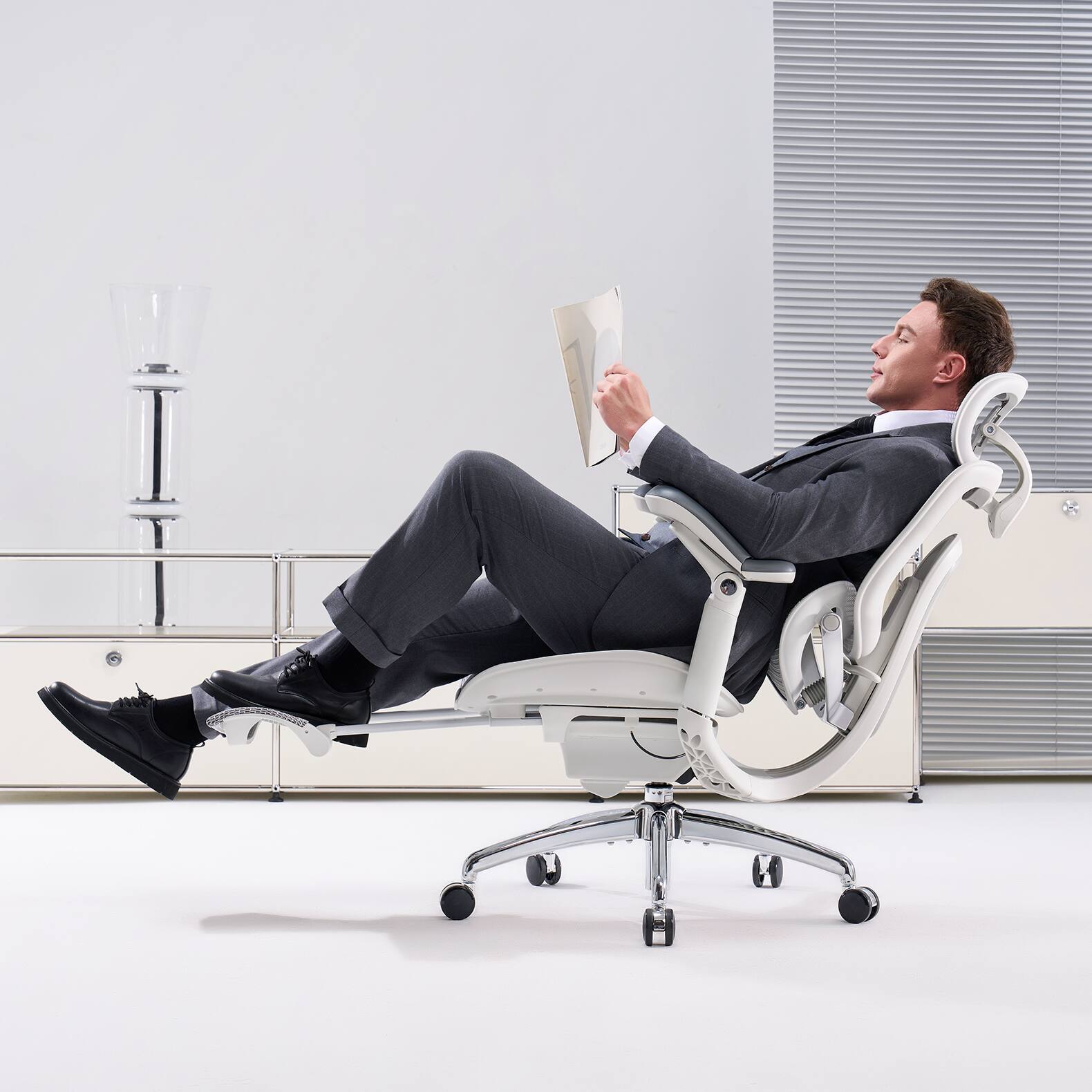 Angle. SIHOO - C300 Pro V2 Ergonomic Office Chair with Footrest & Full-Body Adaptive Support - White.