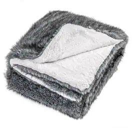 Costway - Fluffy Faux Fur Throw Blanket 740GSM Soft Fuzzy Luxury Faux Wolf Fur Blanket - Gray