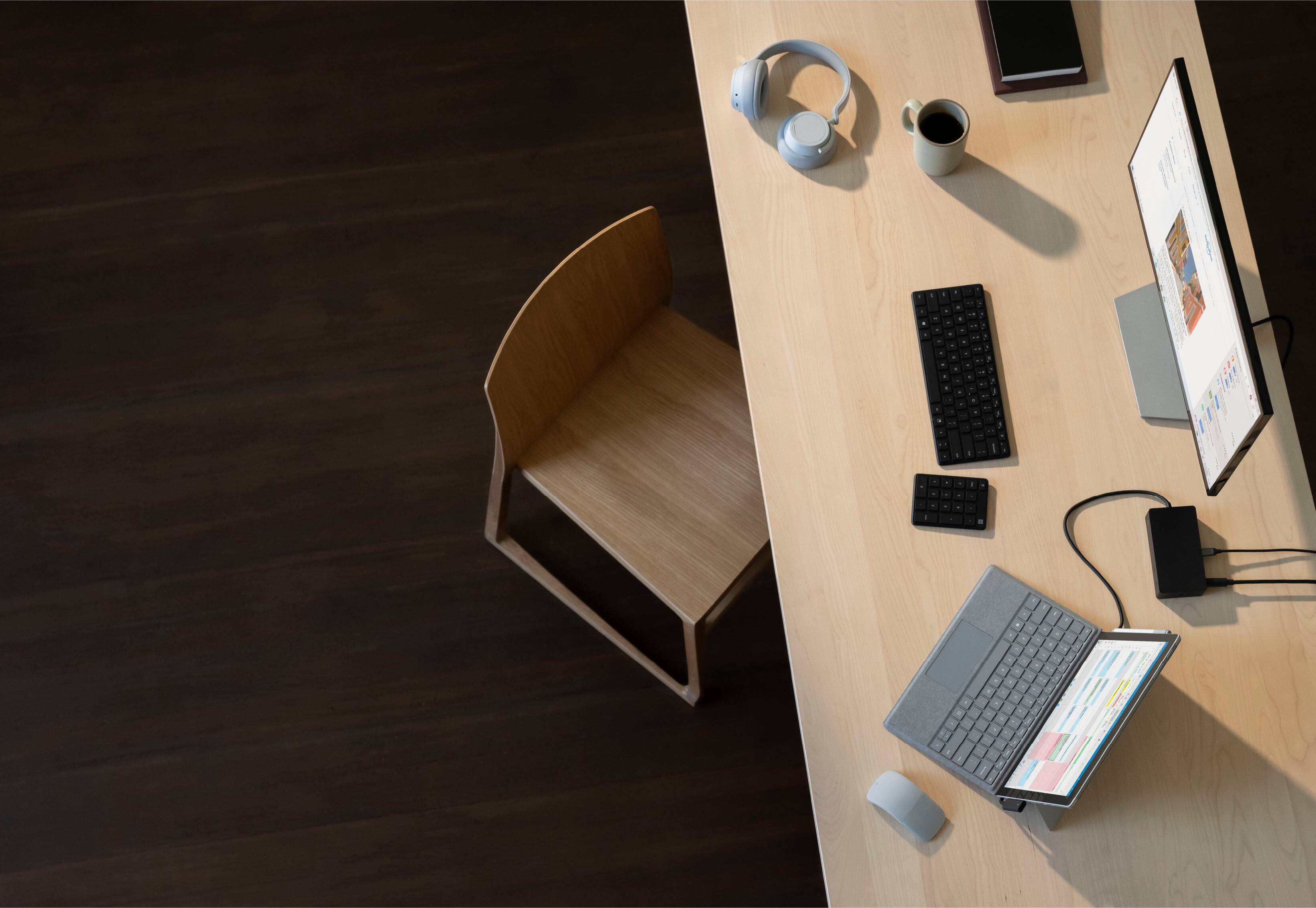 Alt View 14. Microsoft - Surface Arc Wireless BlueTrack Ambidextrous Mouse - Light Gray.