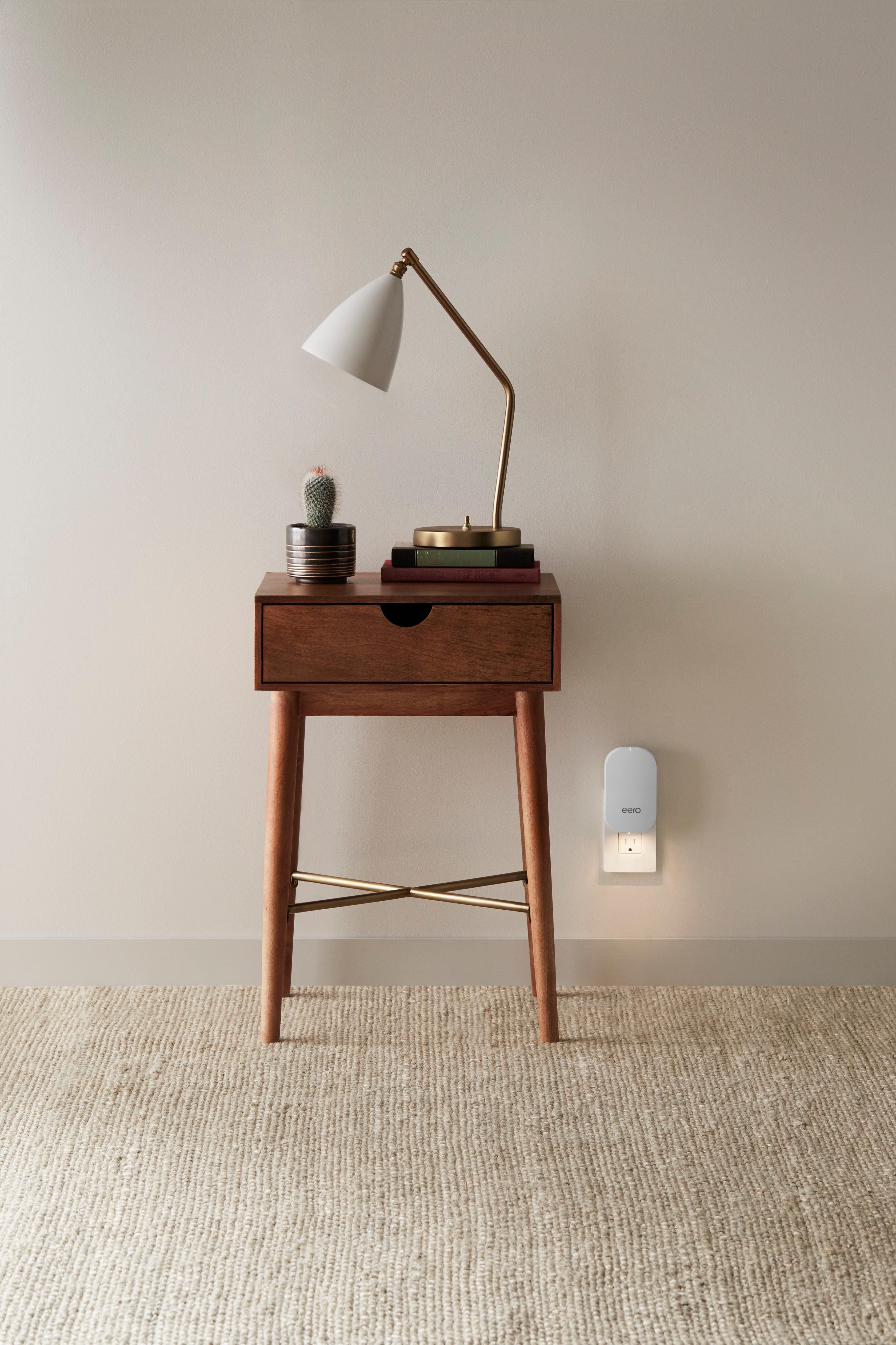 Alt View 13. eero - Mesh Wi-Fi 5 System (1 eero + 2 eero Beacons), 2nd Generation - White.