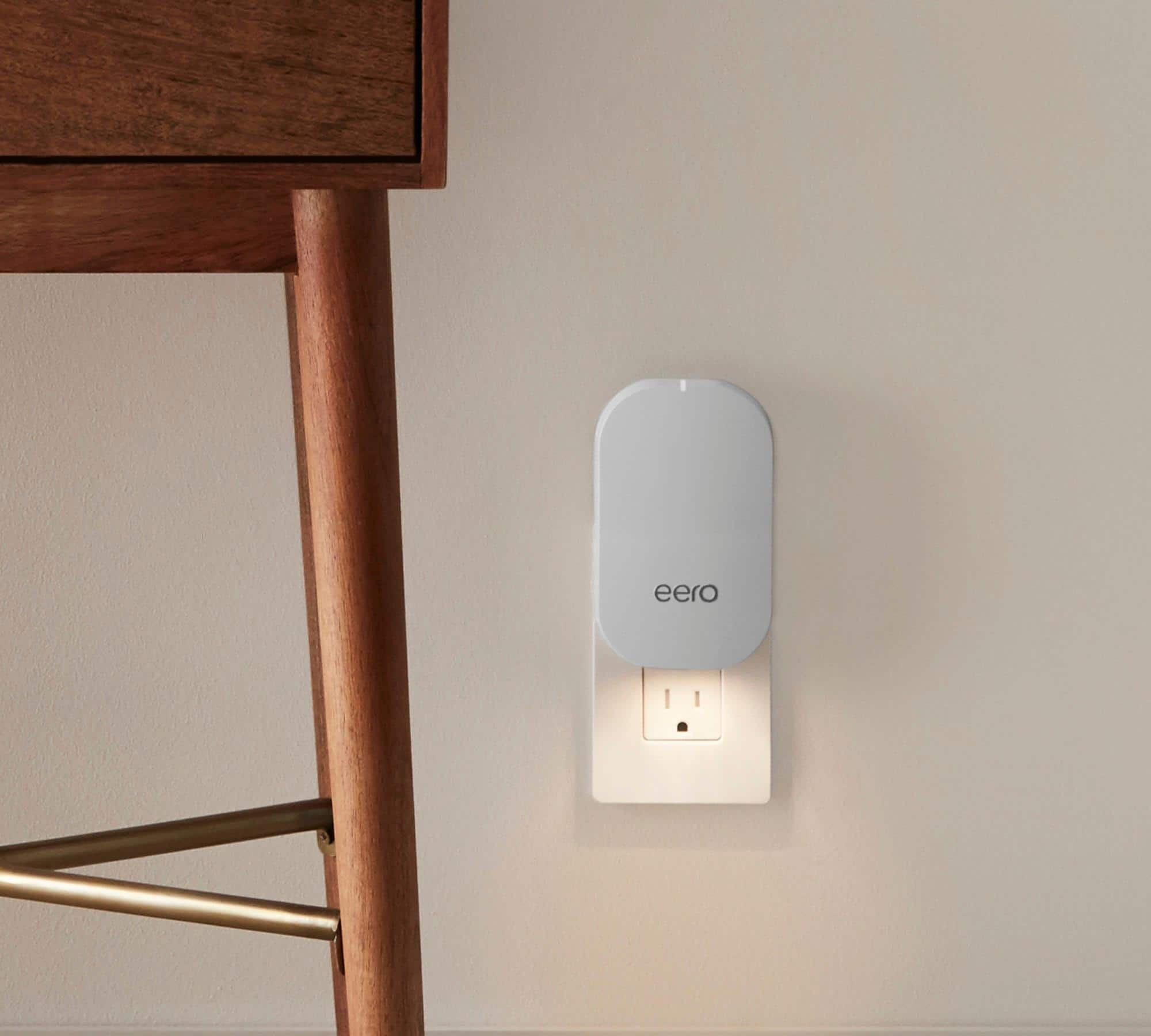 Alt View 20. eero - Mesh WiFi System (1 eero + 1 eero Beacon), 2nd Generation - White.