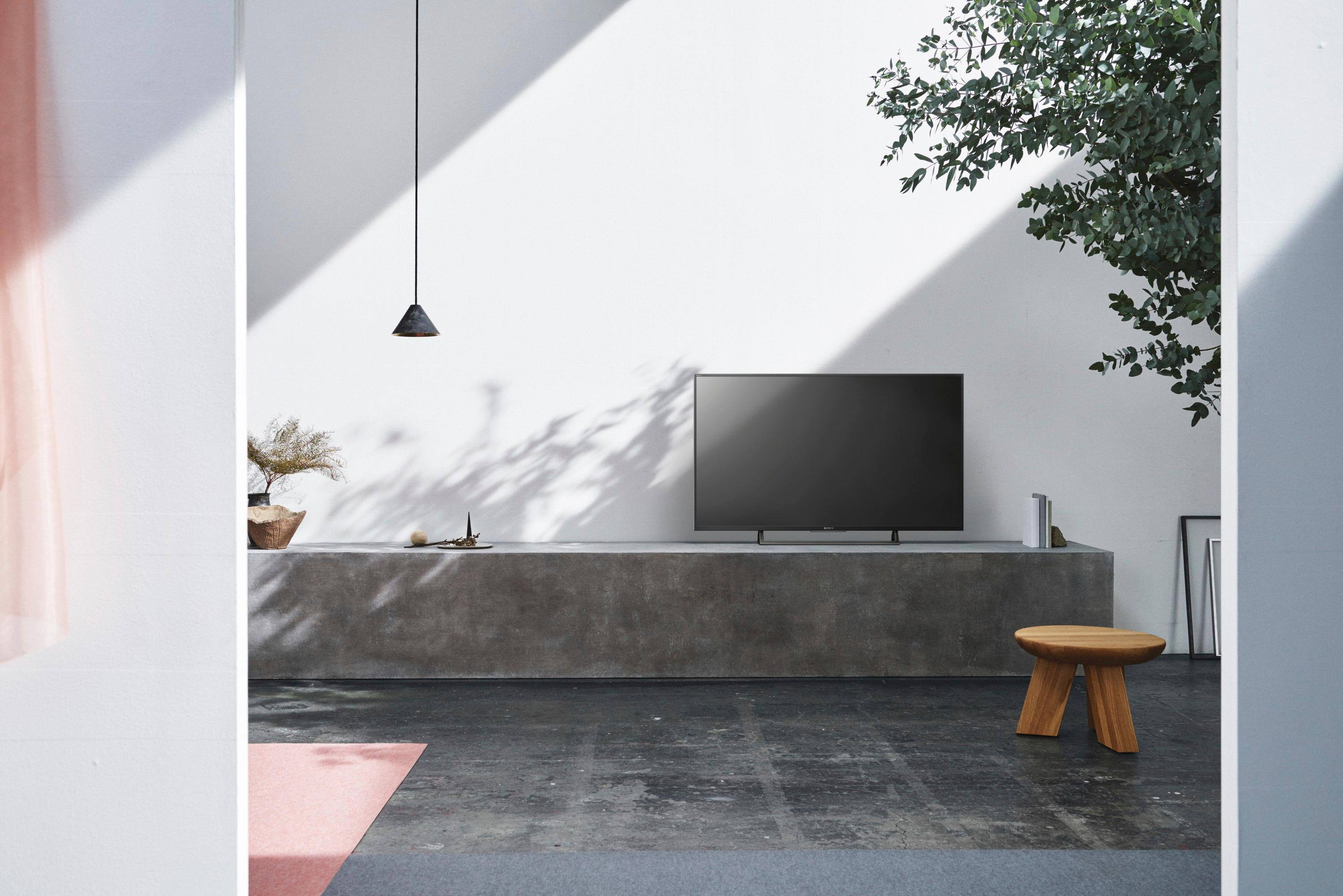 Alt View 20. Sony - 43" Class - LED - X720E Series - 2160p - Smart - 4K UHD TV with HDR.