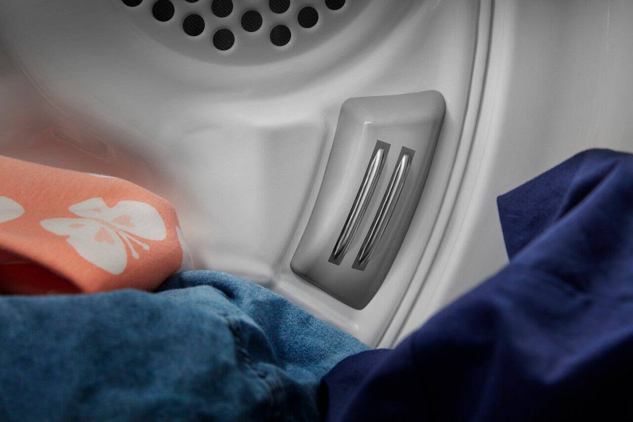 Alt View 17. Maytag - 7.0 Cu. Ft. Gas Dryer with Steam Enhanced Cycles - White.