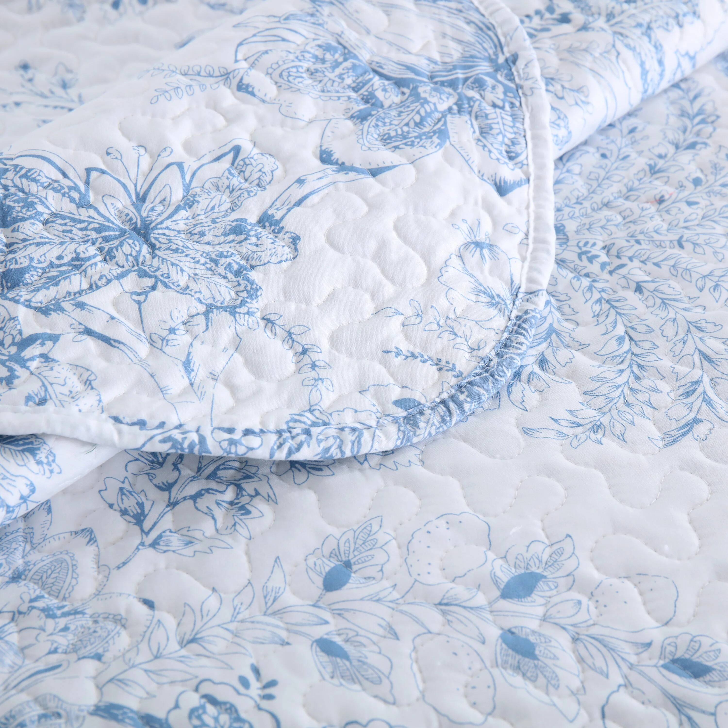Alt View 2. MarCielo - Marcielo 3 Piece Printed Floral Quilt Set Lightweight Bedspread Set - Blue.