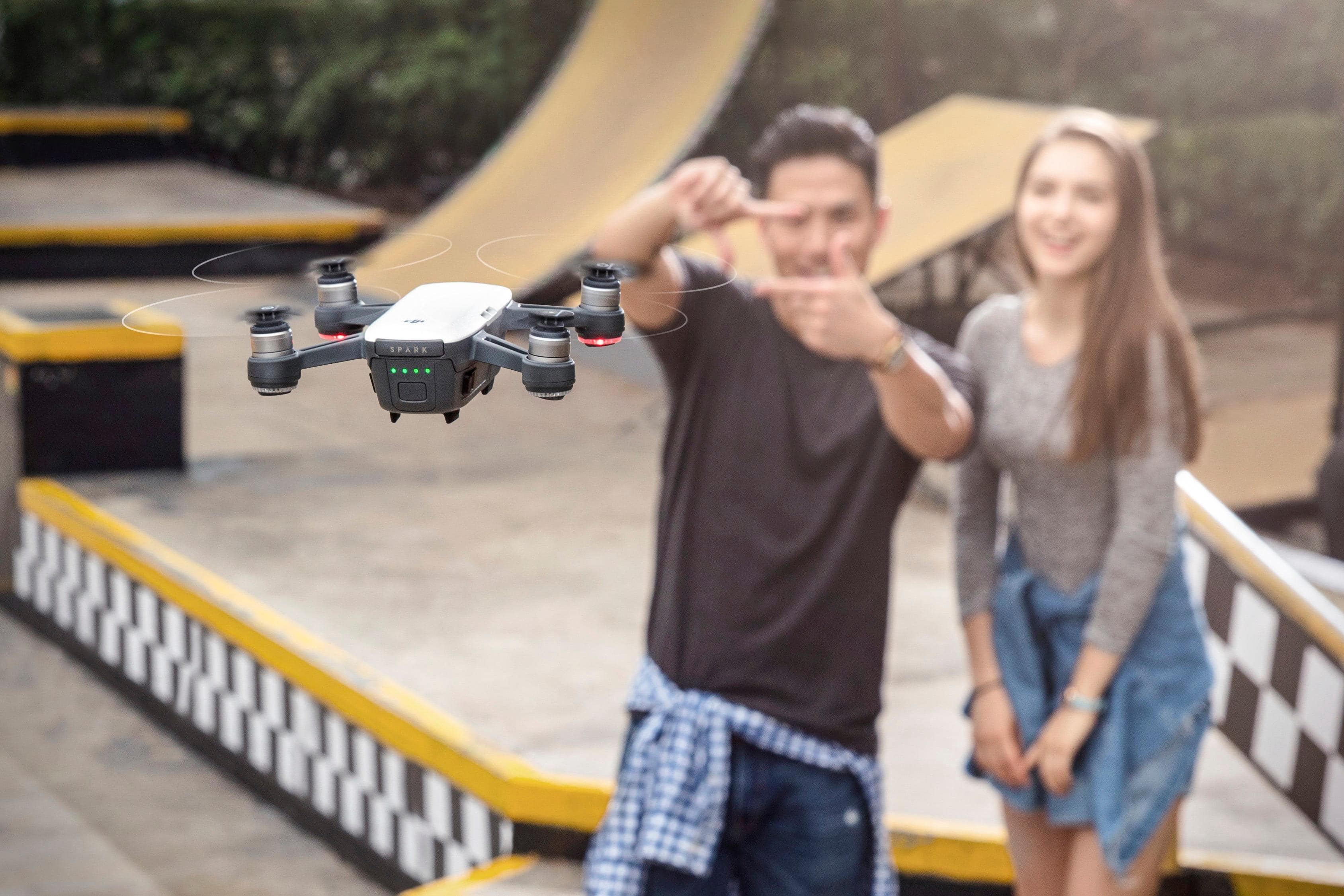 Alt View 15. DJI - Spark Quadcopter - Alpine White.