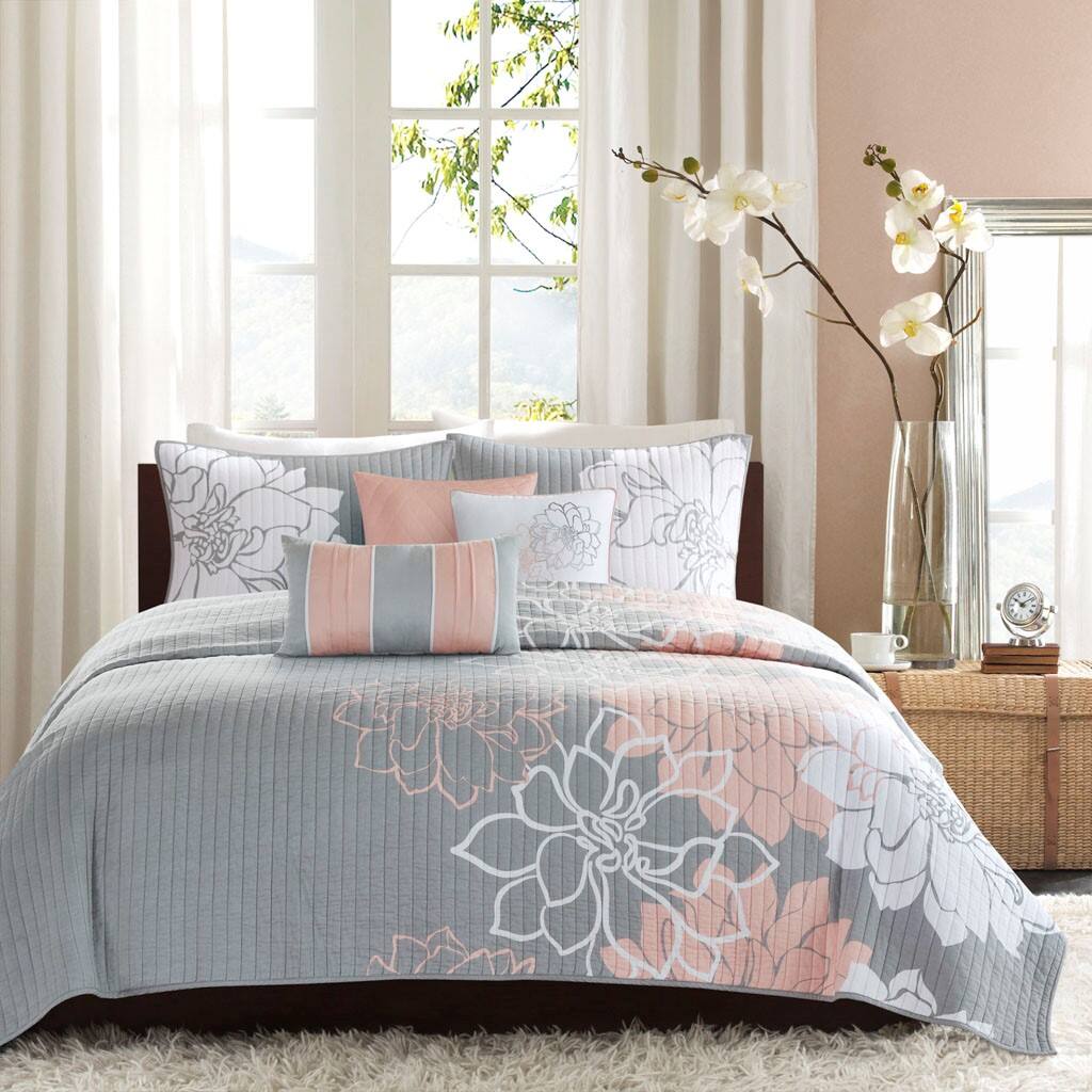 Alt View 1. Gracie Mills - Gracie Mills Glenda 6-Piece Reversible Cotton Printed Quilt Set with Throw Pillows - Grey/Peach.