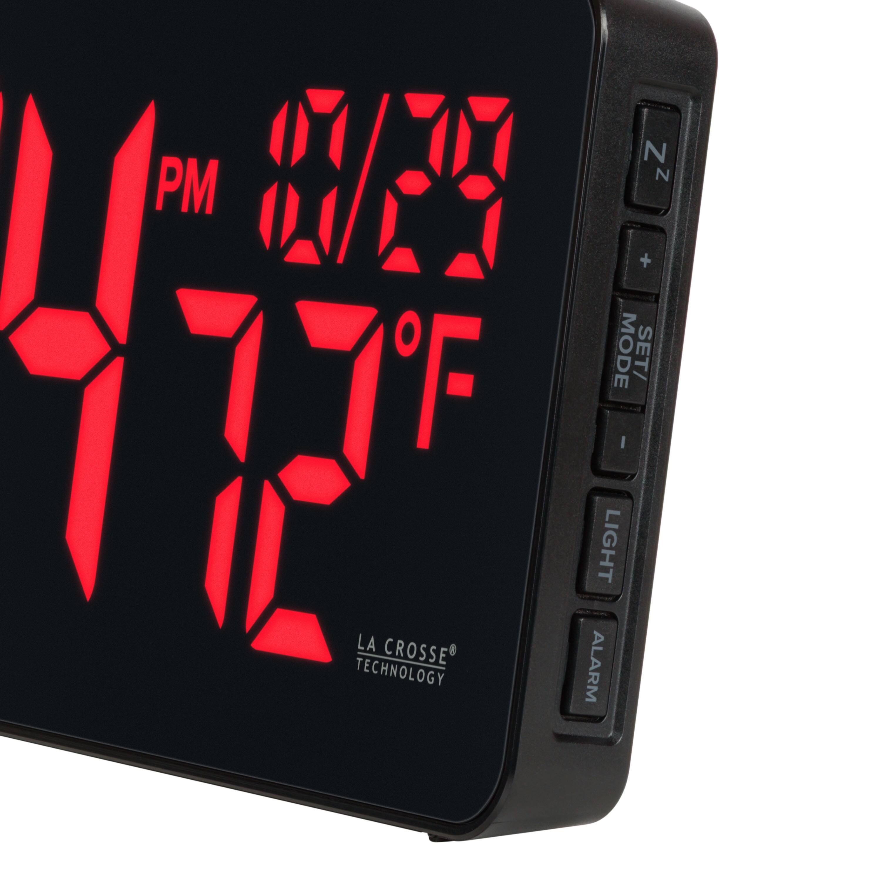 N 8/28 N PM + H 77°F 'F MODE SET/ I LIGHT LA CROSSE TECHNOLOGY ALARM