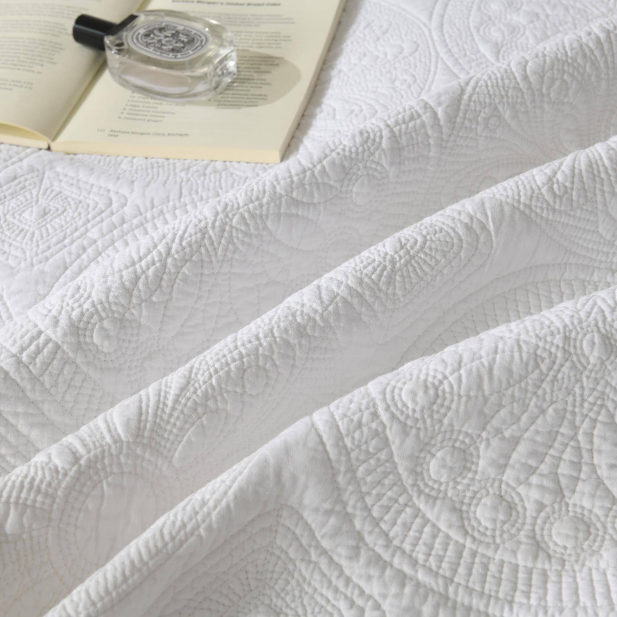 Back. MarCielo - MarCielo 3 Piece Cotton Cover White Medallion Vintage Farmhouse Quilt Bedspread Set - White.