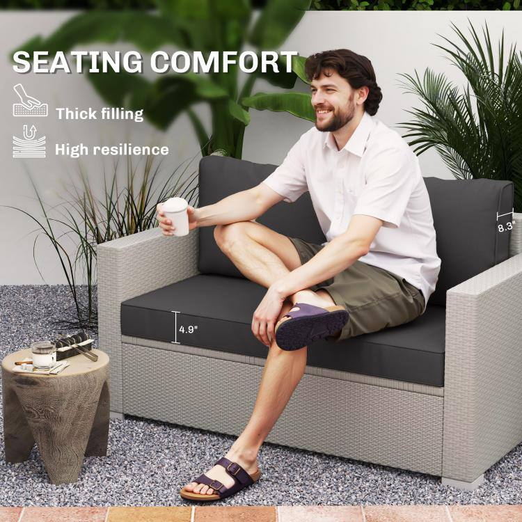 SEATING COMFORT  
Thick filling  
High resilience  
8.3"  
4.9"
