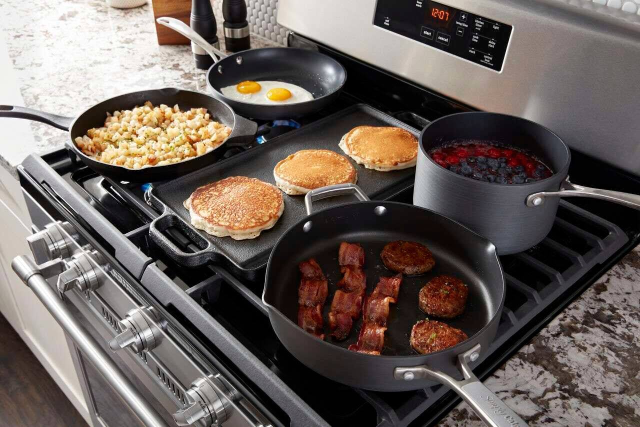 Alt View 17. Maytag - 5.0 Cu. Ft. Self-Cleaning Freestanding Fingerprint Resistant Gas Range - Stainless Steel.