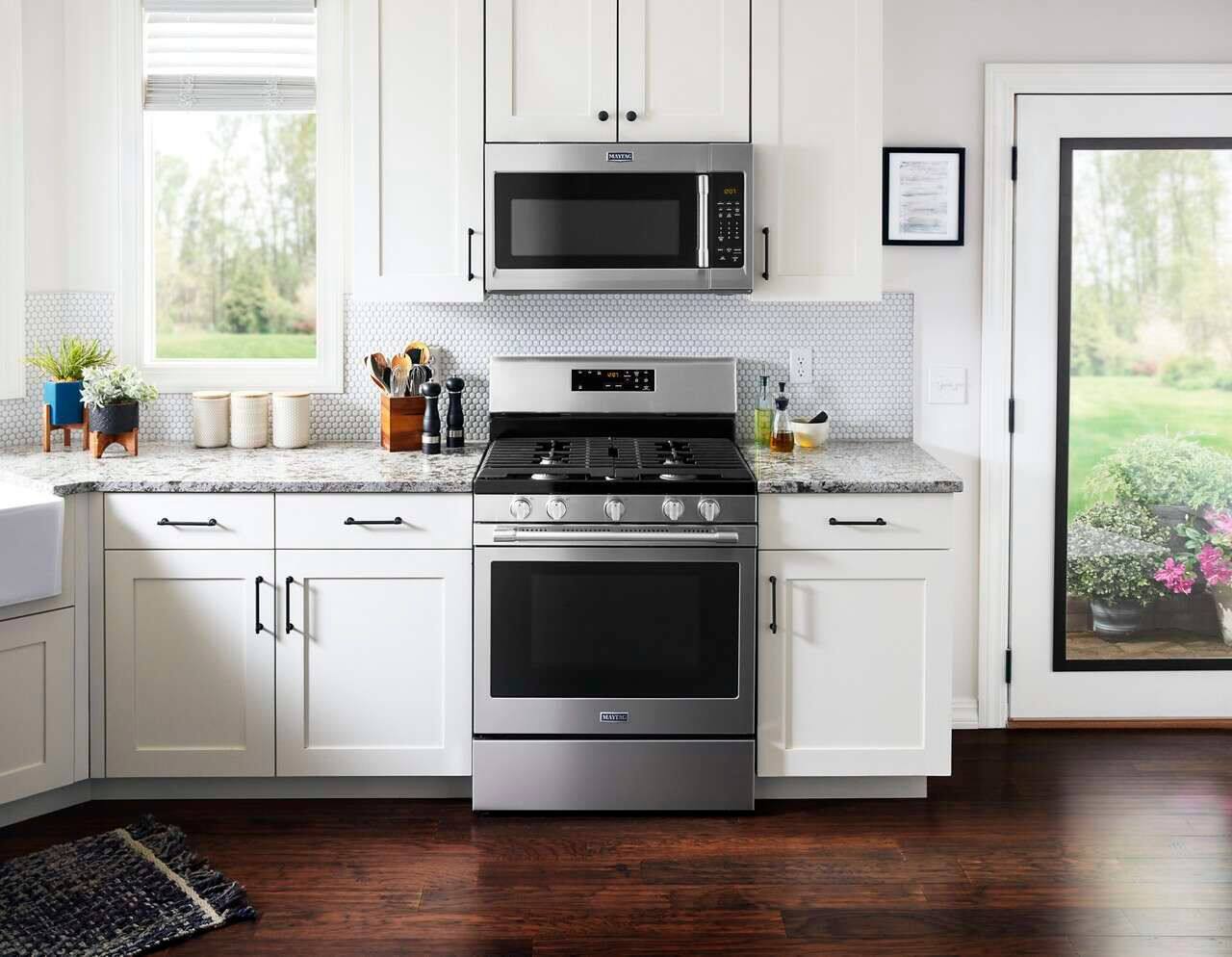 Alt View 19. Maytag - 5.0 Cu. Ft. Self-Cleaning Freestanding Fingerprint Resistant Gas Range - Stainless Steel.