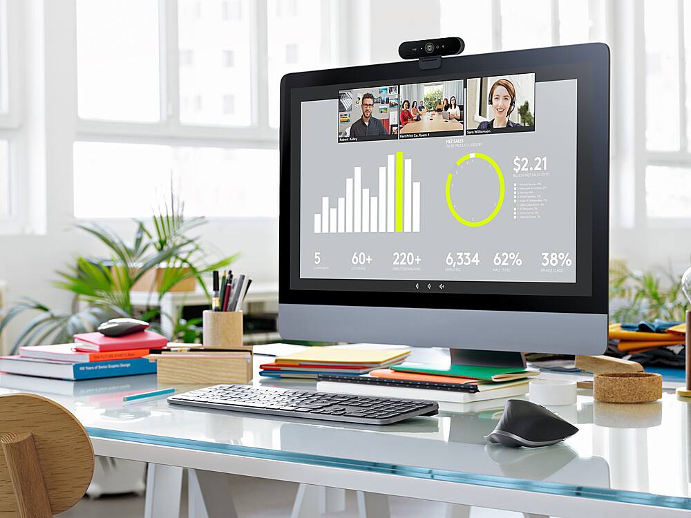 Alt View 16. Logitech - Brio Ultra HD Pro 4096 x 2160 Business Webcam with RightLight 3 and Noise-Cancelling Dual Mics - Black.